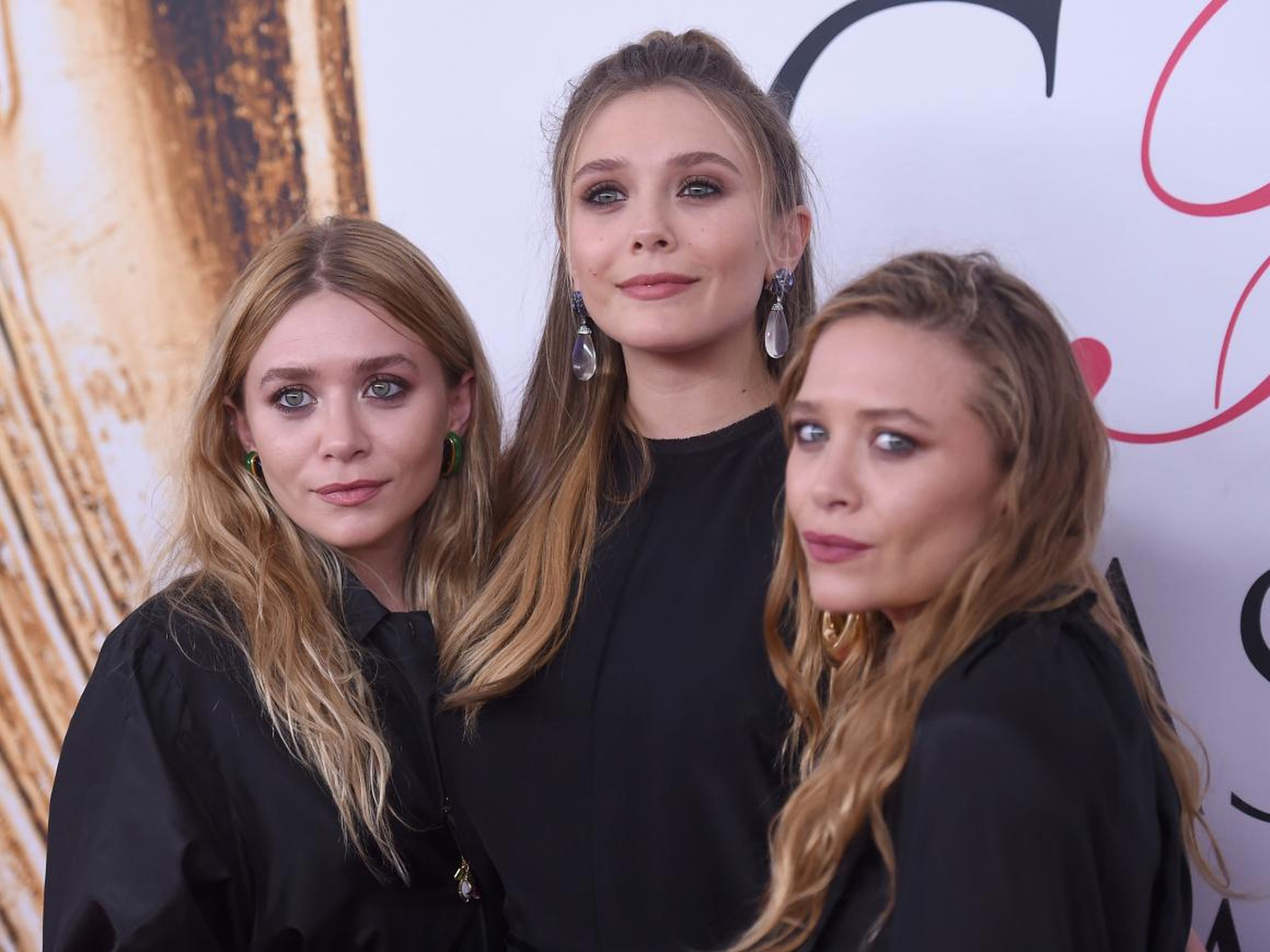 Ashley, Elizabeth y Mary-Kate Olsen en los 2016 CFDA Fashion Awards.