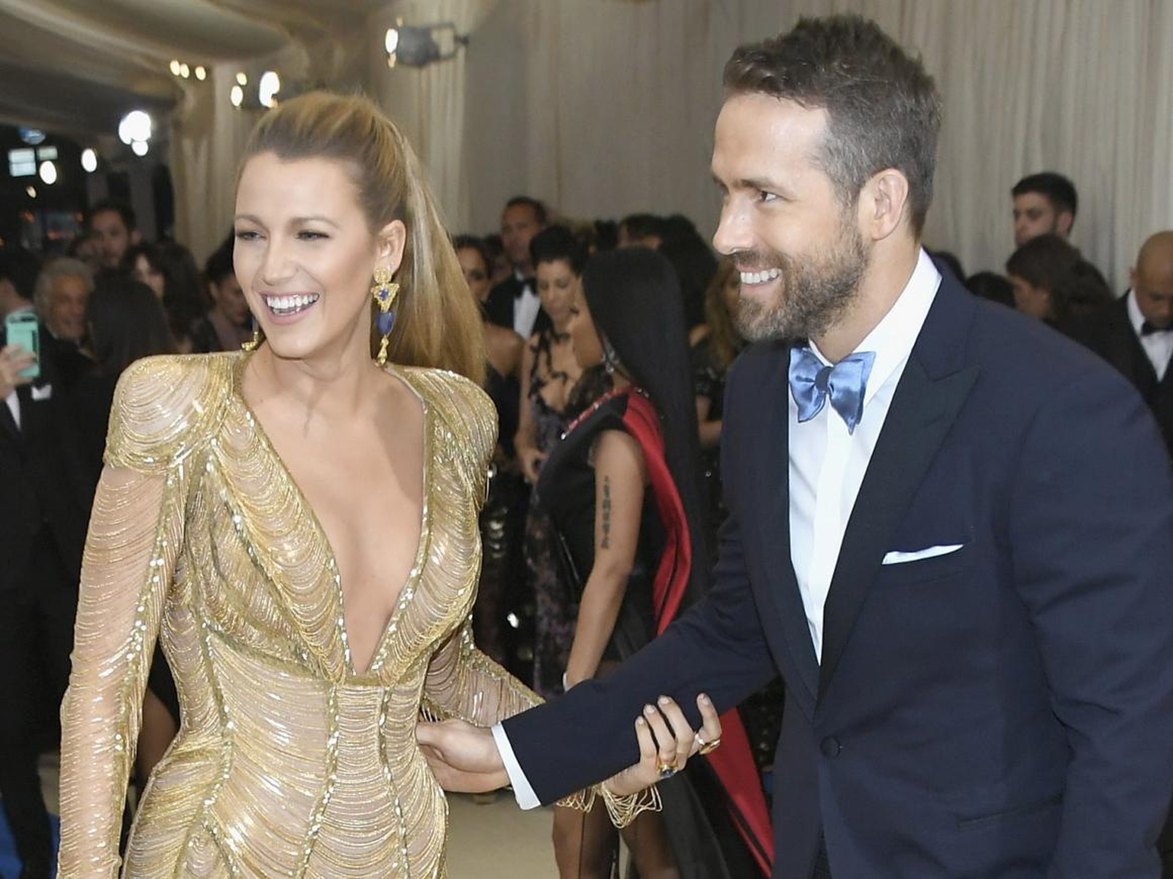 Blake Lively y Ryan Reynolds en la Gala Met 2017.