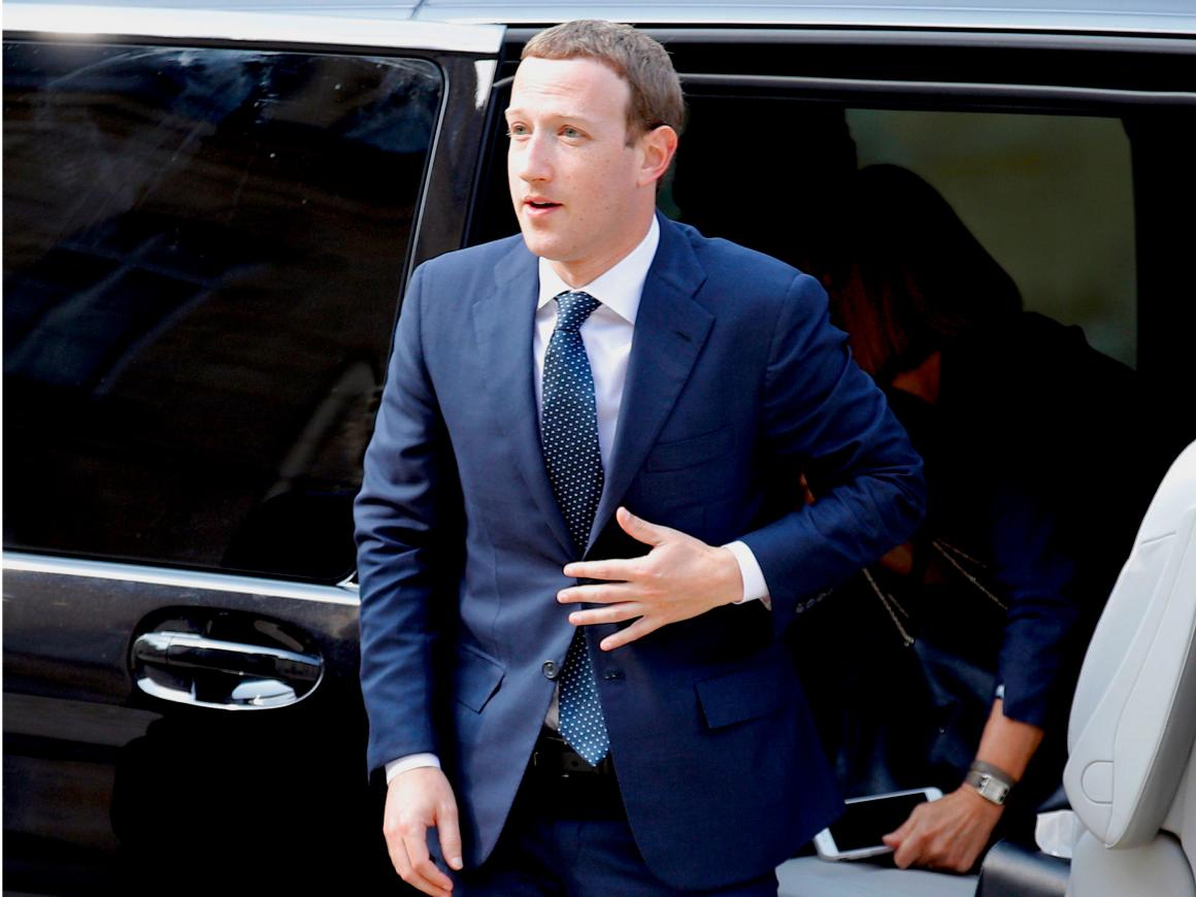Facebook ha otorgado a su CEO Mark Zuckerberg una asignación de 10 millones para seguridad este año.