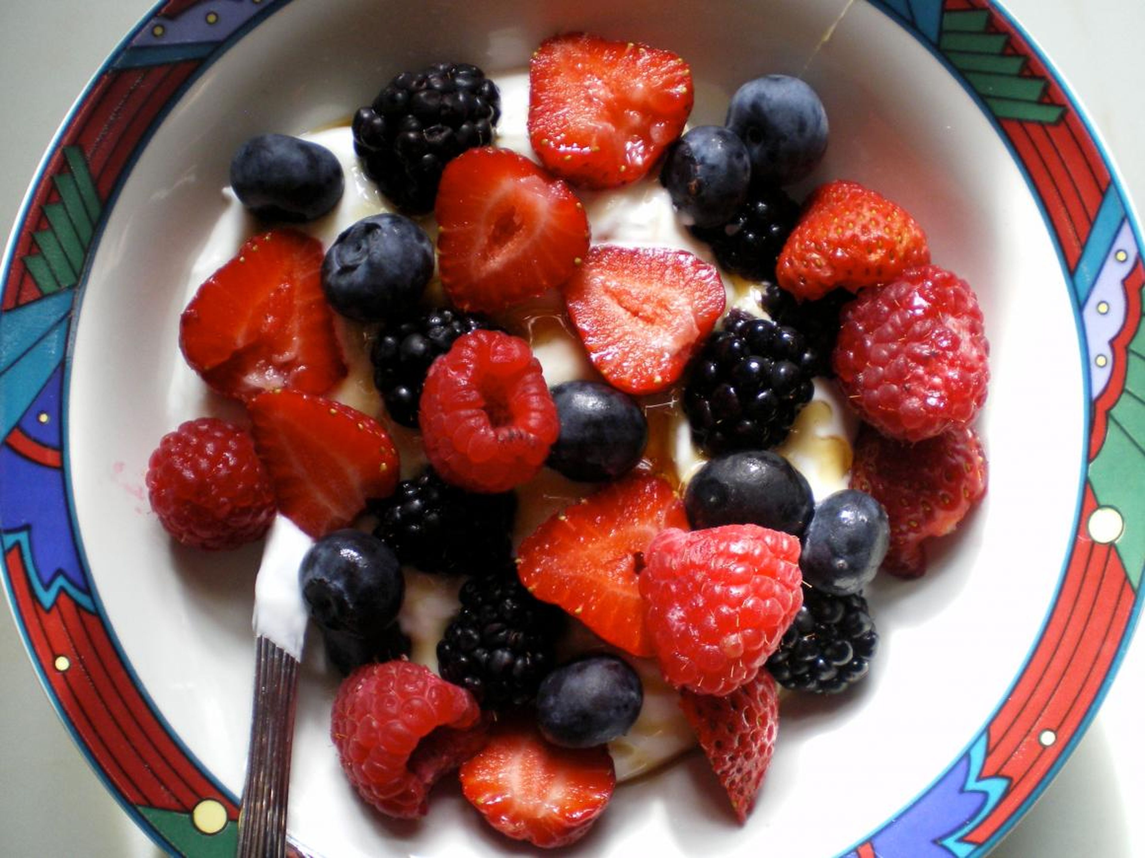 Un desayuno sencillo es un yogur griego con nueces.