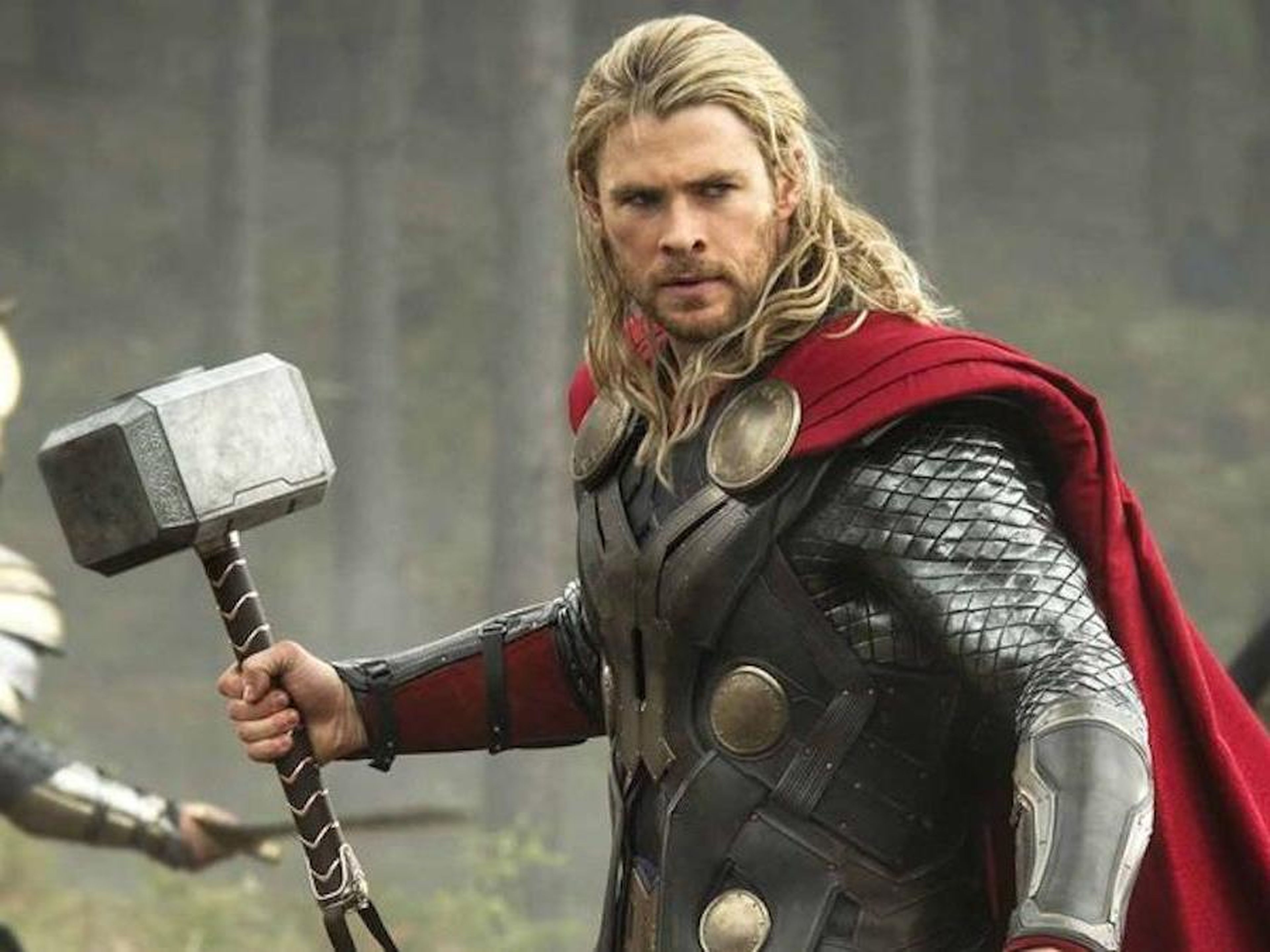 Chris Hemsworth como Thor.