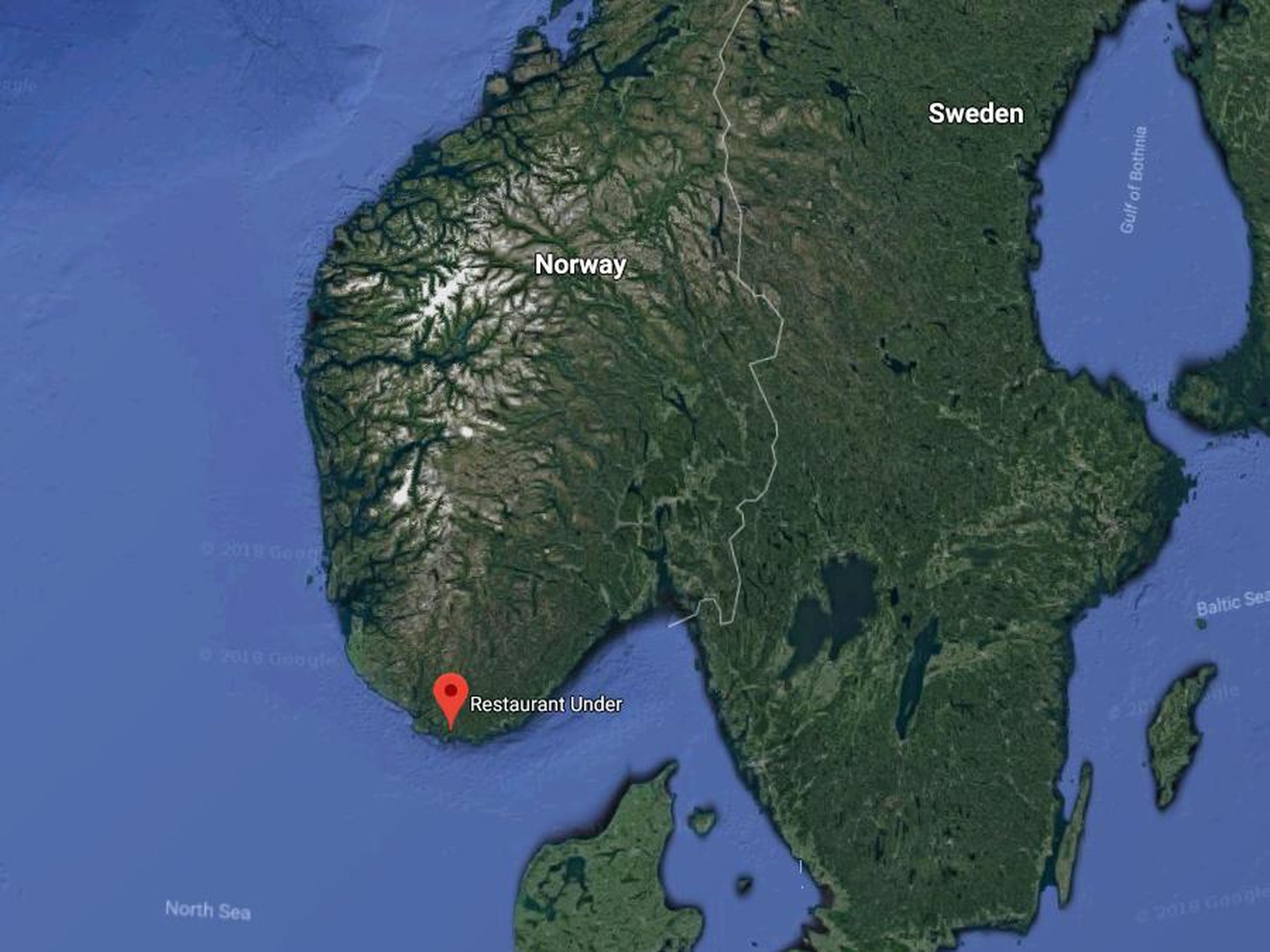 The restaurant is located at the southernmost tip of Norway, in the coastal village of Båly, in the Lindesnes region.