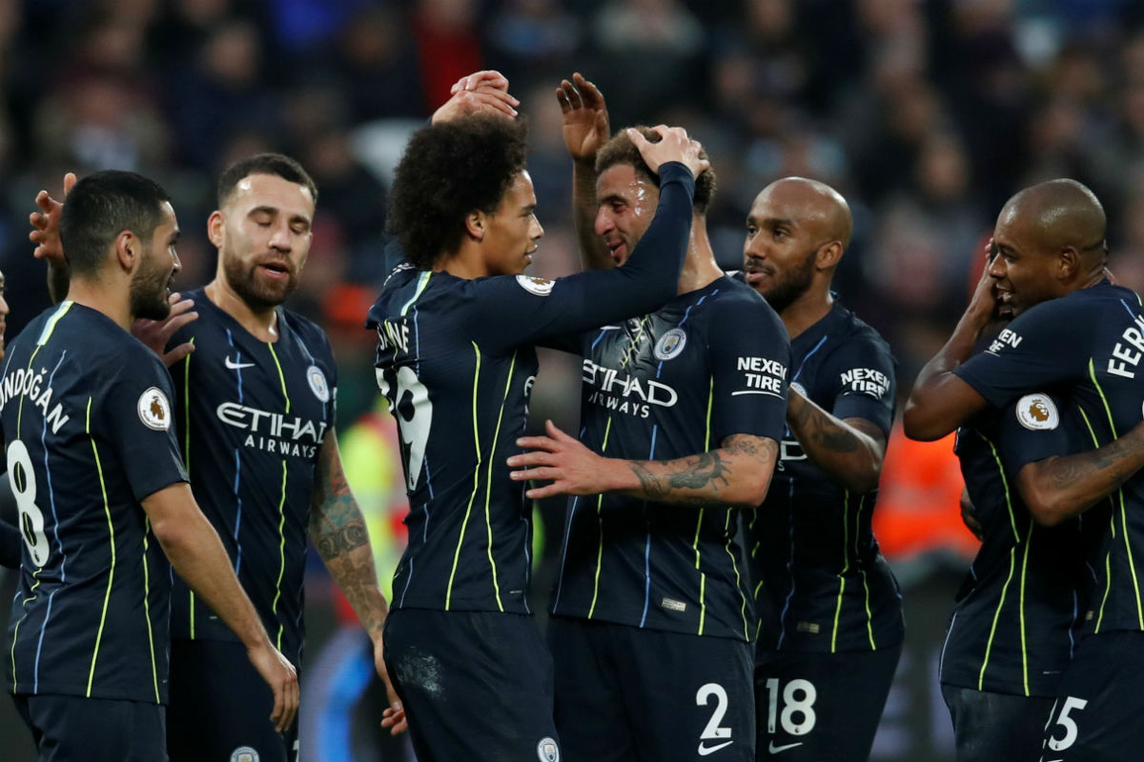 Jugadores del Manchester City celebran una victoria