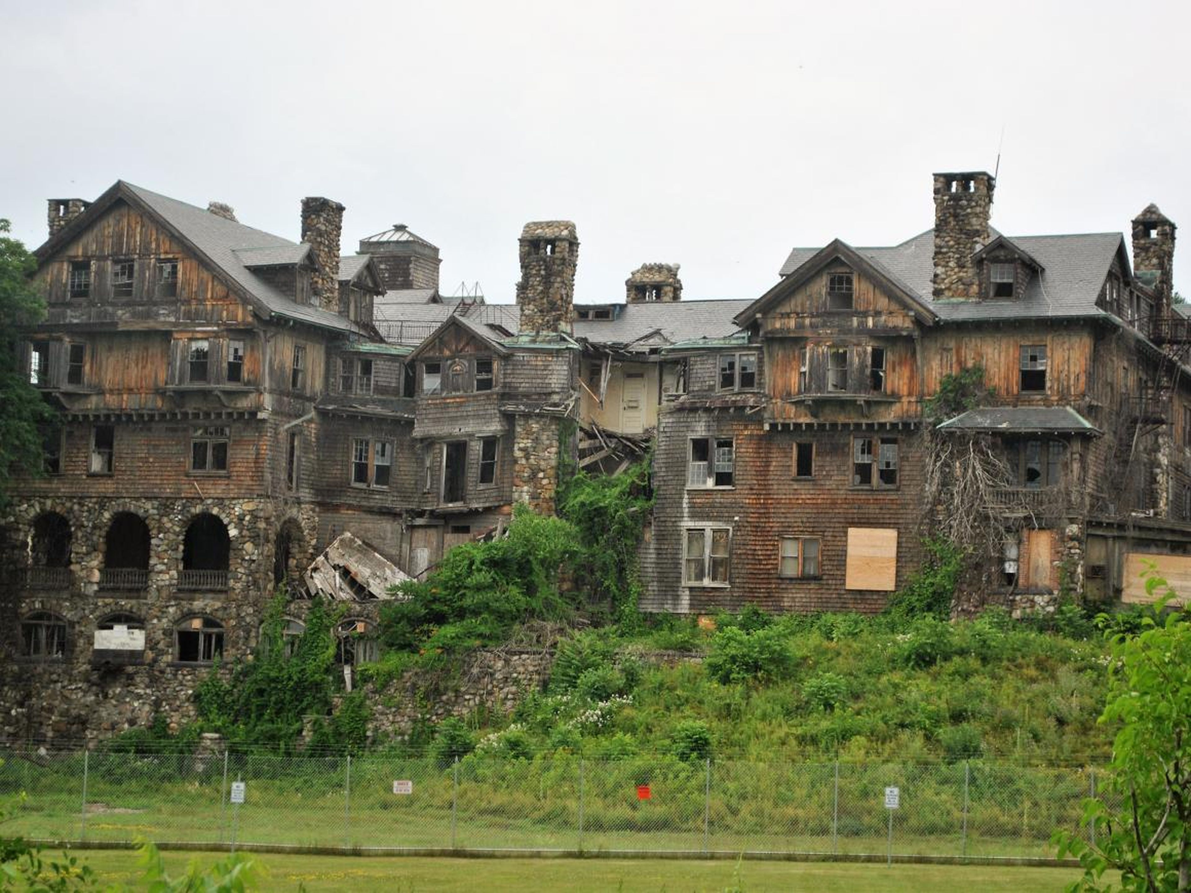 The now-decrepit mansion was purchased in 2014 with plans to demolish it and replace it with a park.