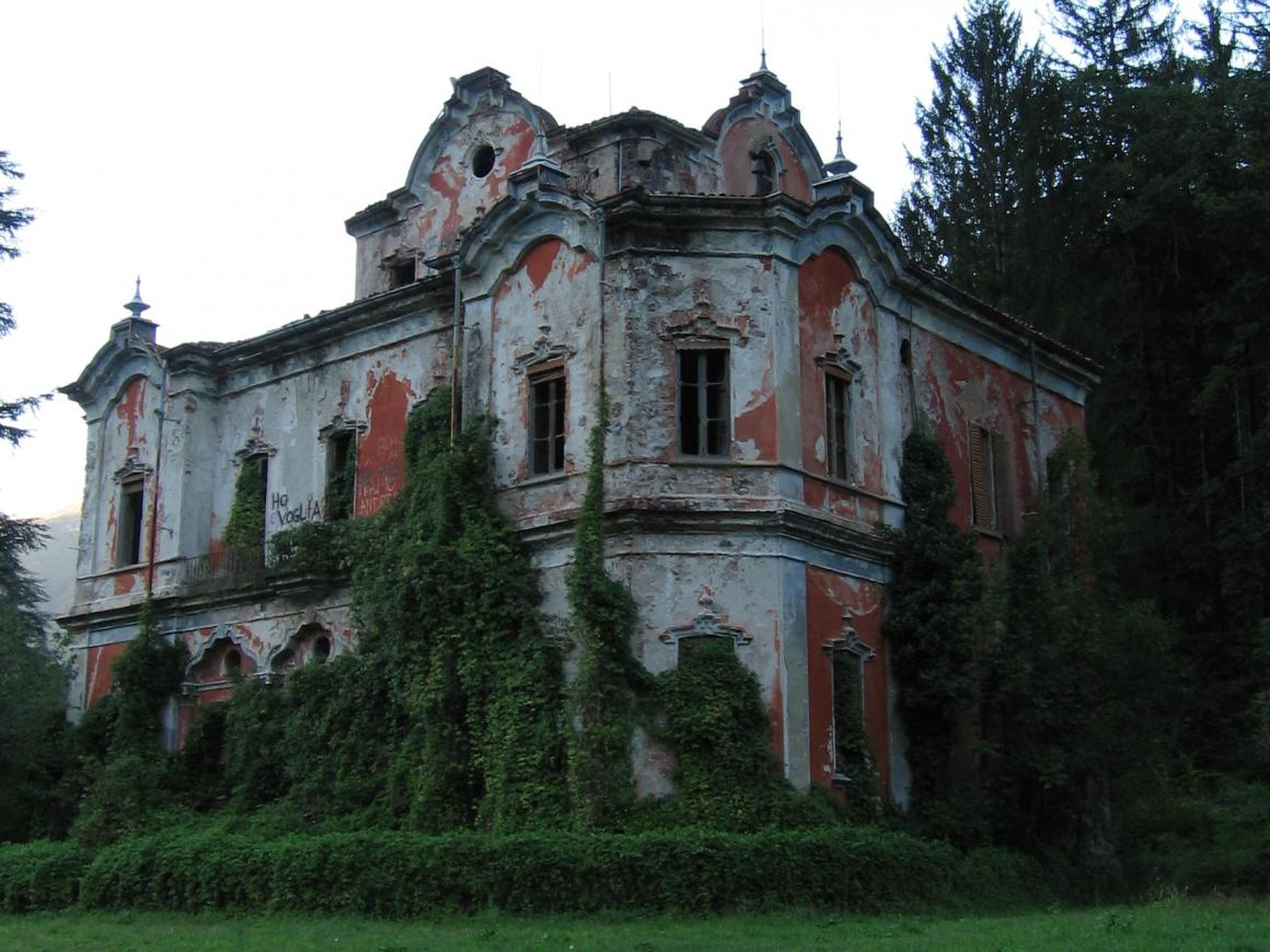 The Villa de Vecchi, known as the "Ghost Mansion" of Italy, was built between 1854 and 1857, meant to be the summer home of a Count named Felix De Vecchi, who was head of the Italian National Guard. The home had all the modern