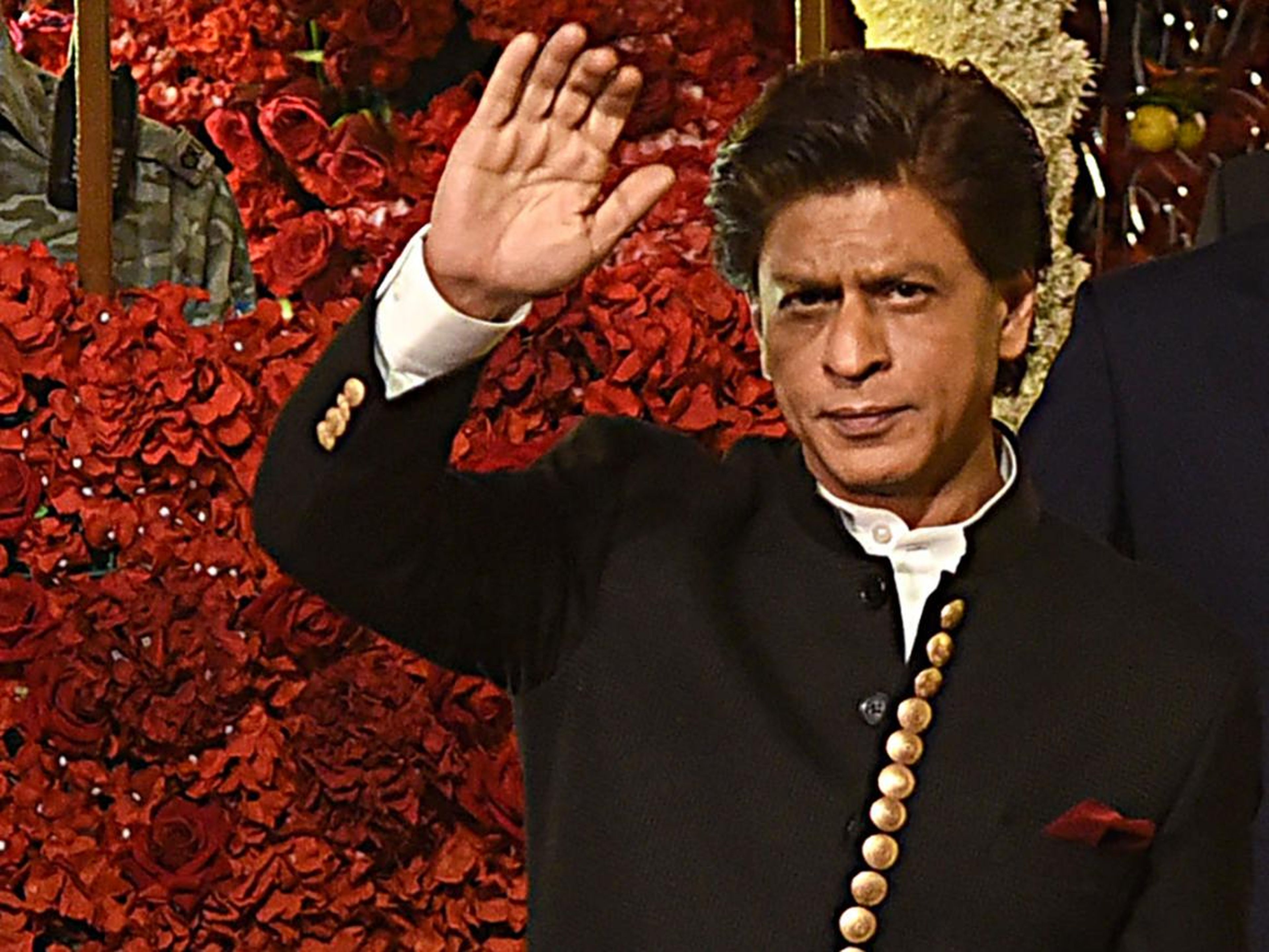 Shah Rukh Khan arrives at the wedding of Isha Ambani.
