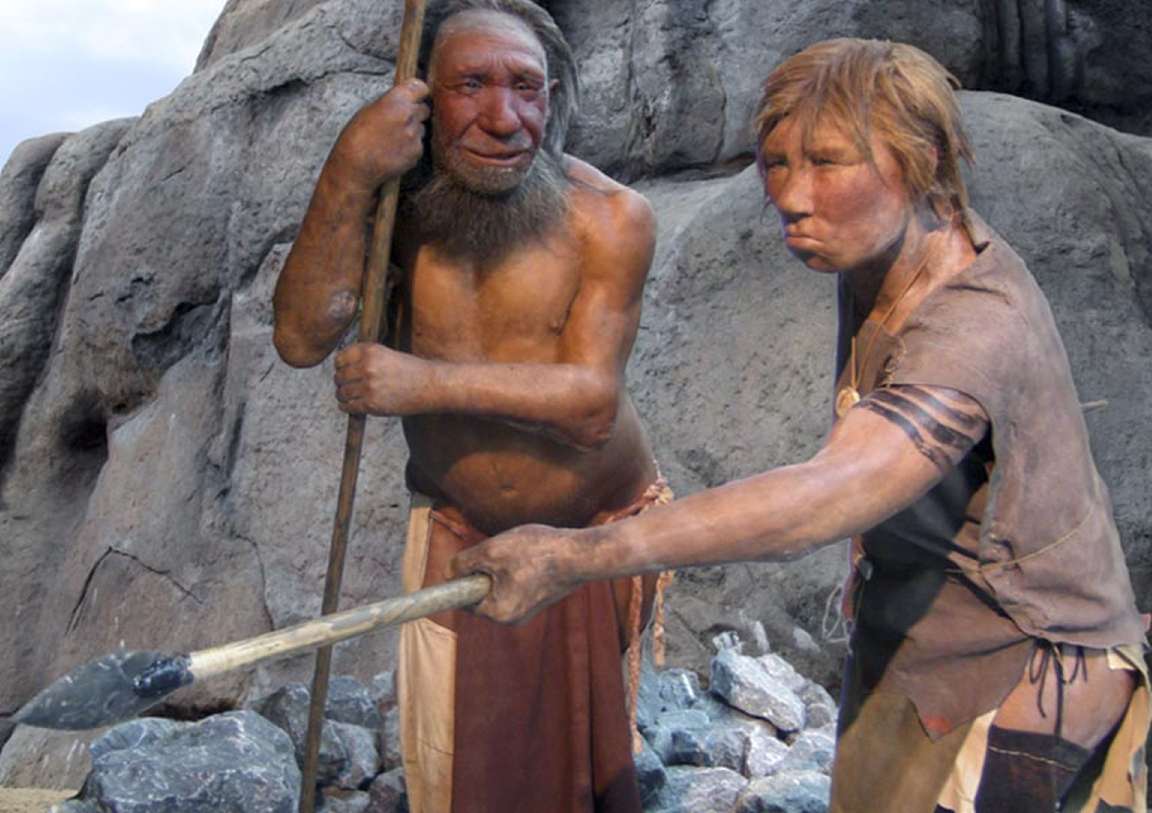 Descubiertos los restos de una hija de neandertal y denisovano