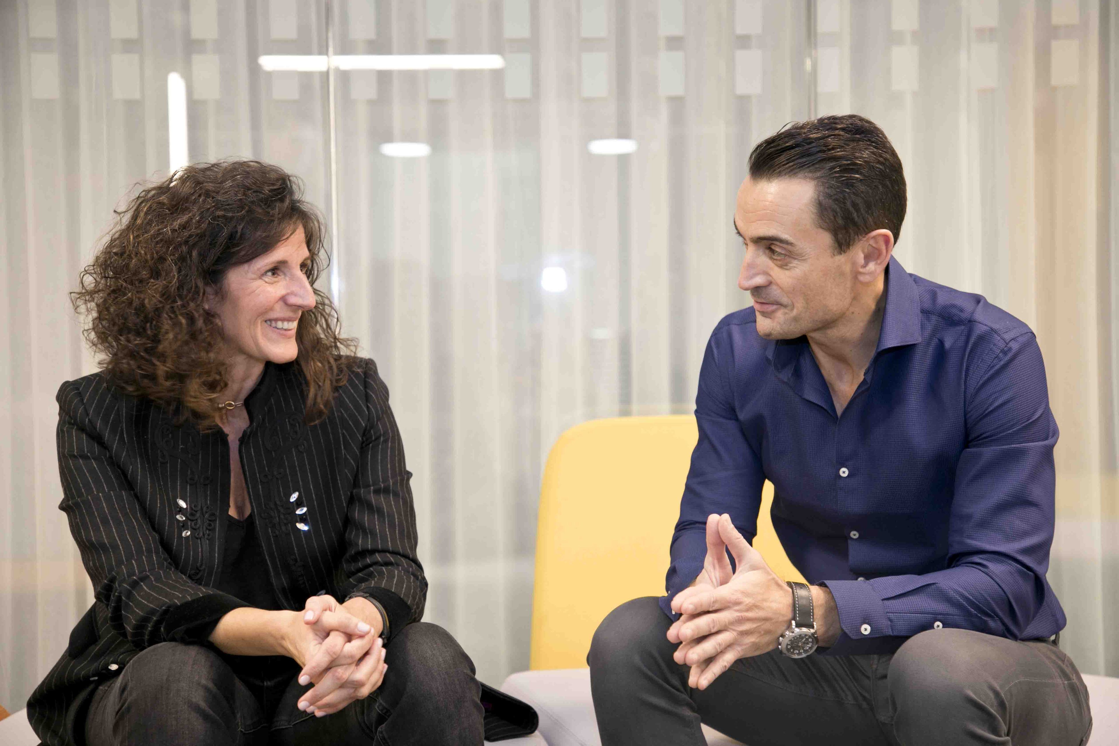 Ester García Cosín (directora general de Havas Media Group España) junto con Manuél del Campo (CEO de Axel Springer España)