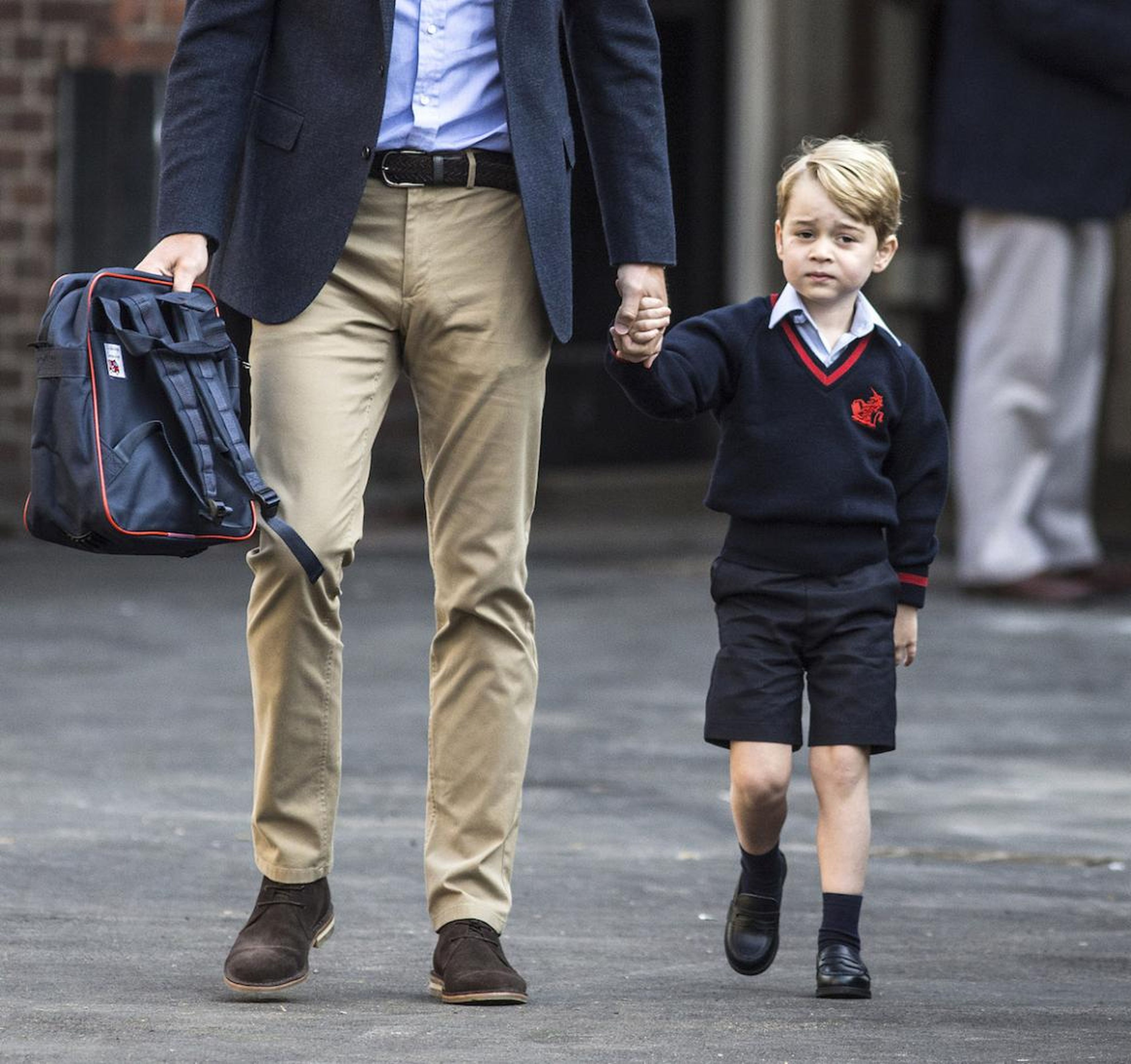 El príncipe George en su primer día de colegio.