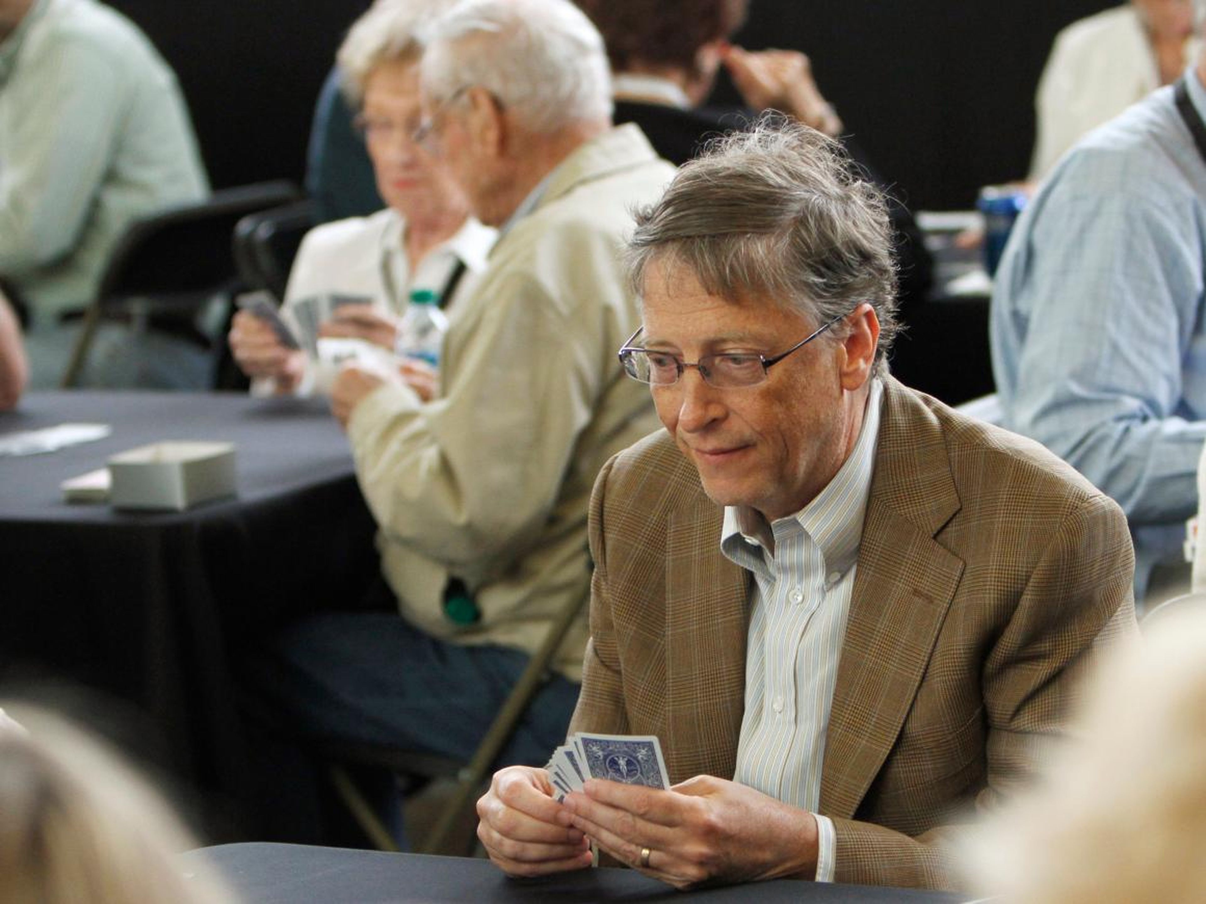 El fundador de Microsoft, Bill Gates, se entretiene jugando al Bridge.