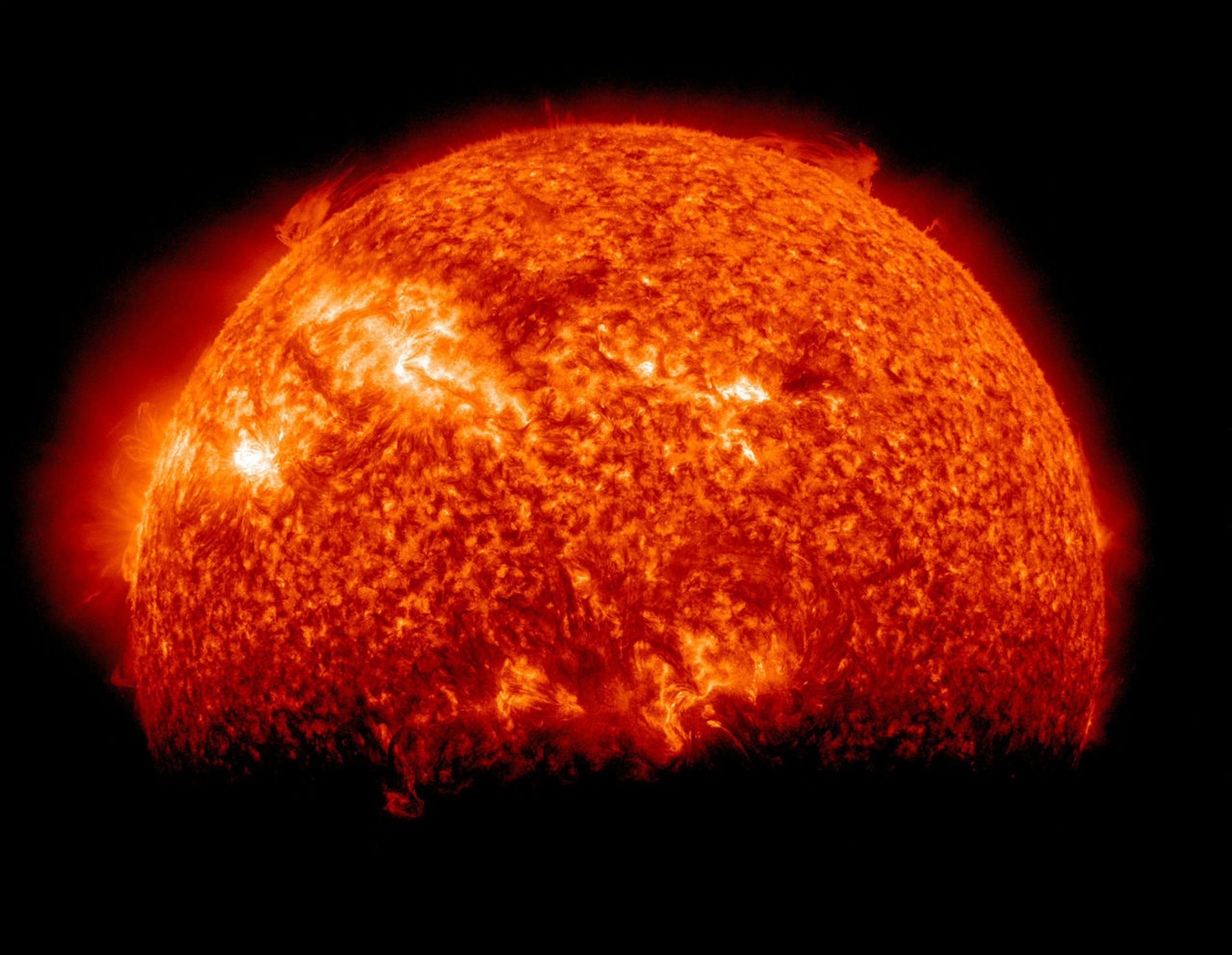 Imagen de un eclipse solar visto desde el Observatorio Solar Dynamics