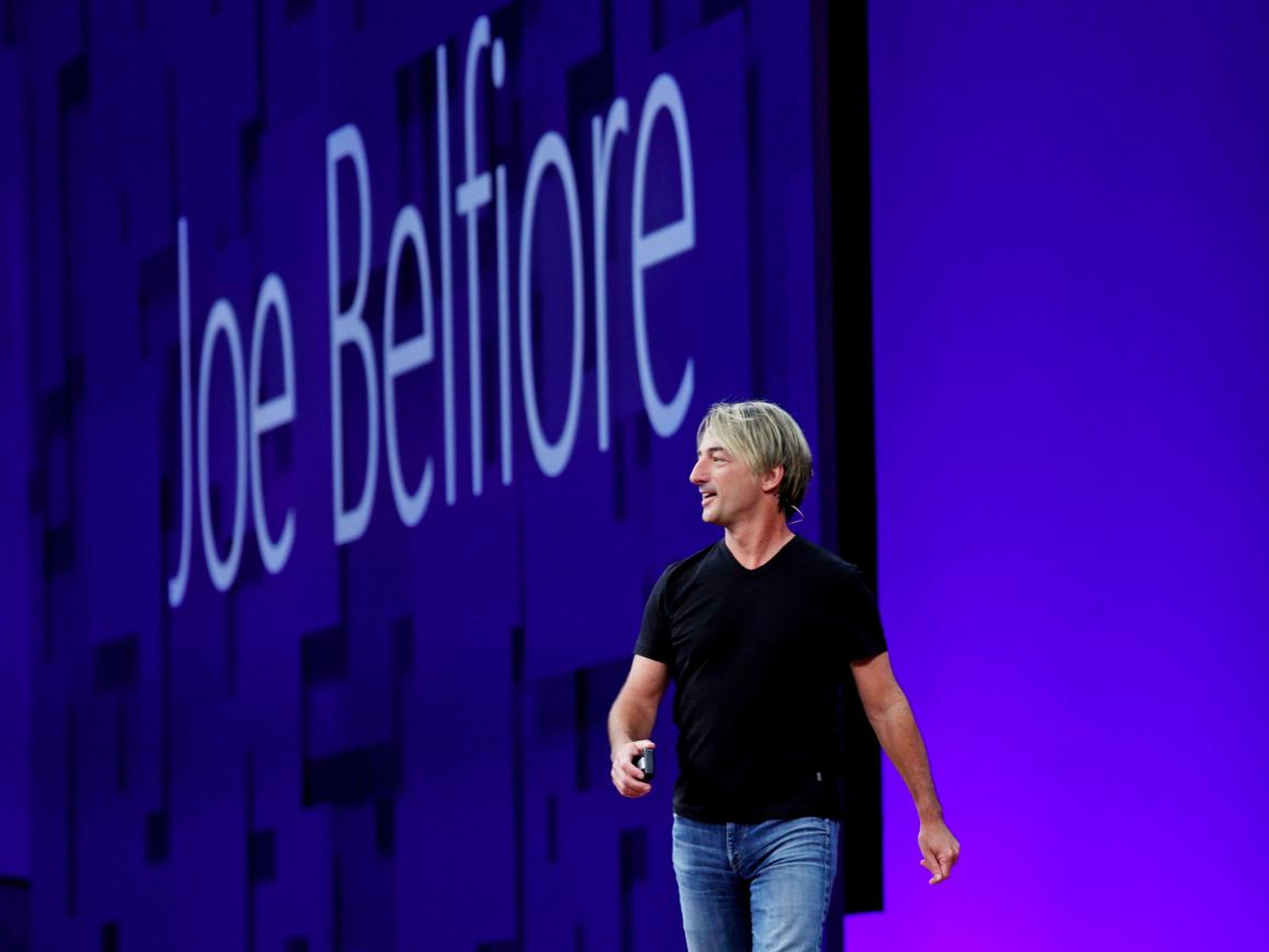 Joe Belfiore, CPV de Microsoft, en el escenario de Microsoft Build, en Seattle, en 2017.