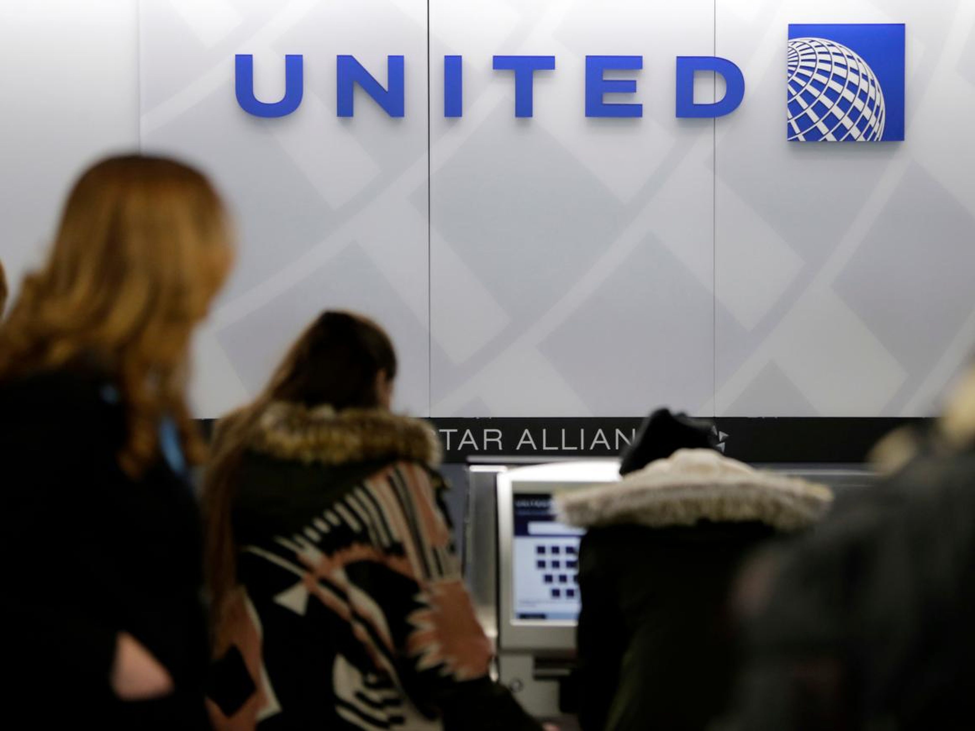 A puppy reportedly died in an overhead bin on a United Airlines flight (March)
