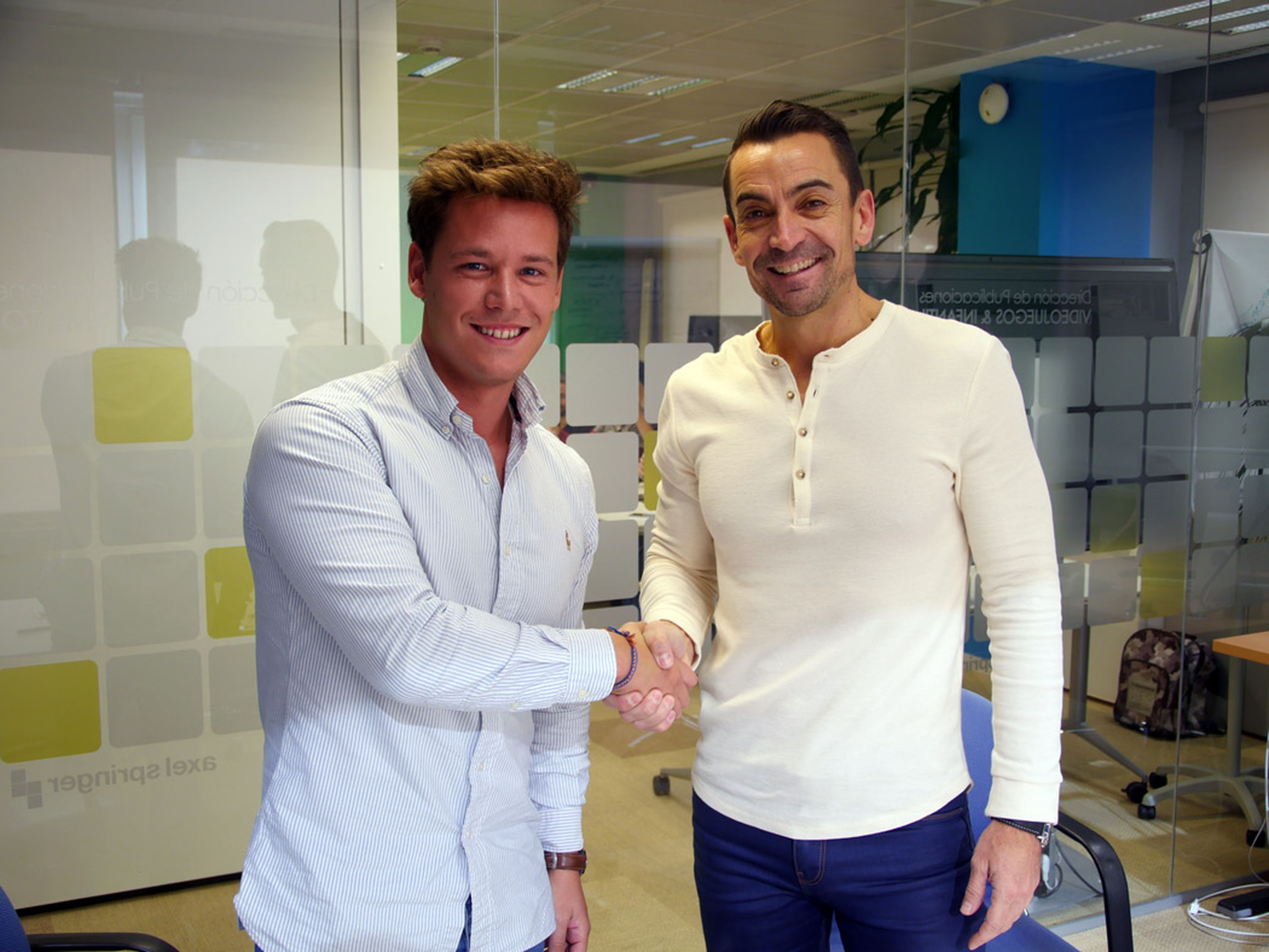 Sergio García, co-founder de SocialDrive, y Manuel del Campo, CEO de Axel Springer España.
