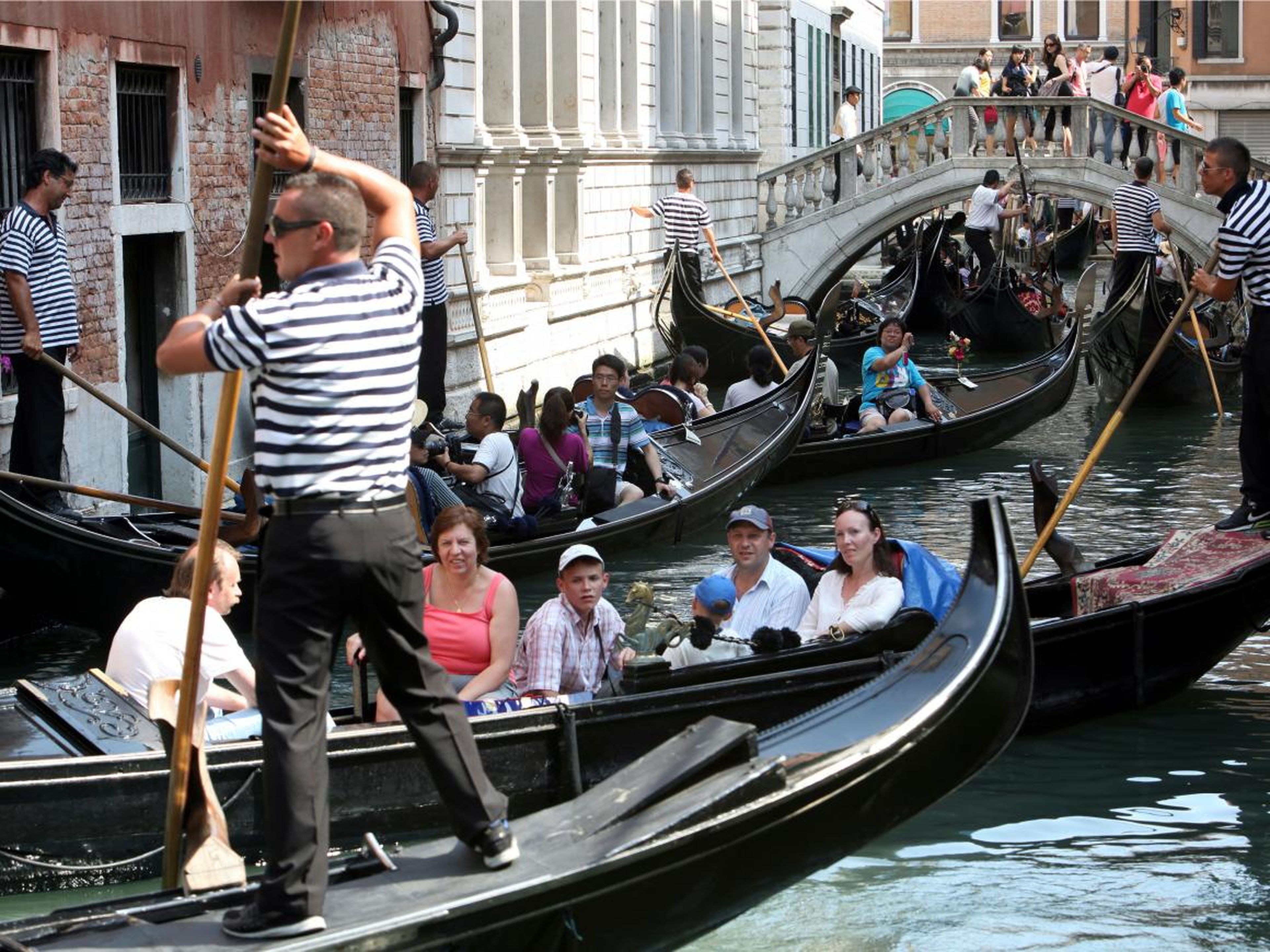 There's a good chance you'll be surrounded by boats full of other tourists.