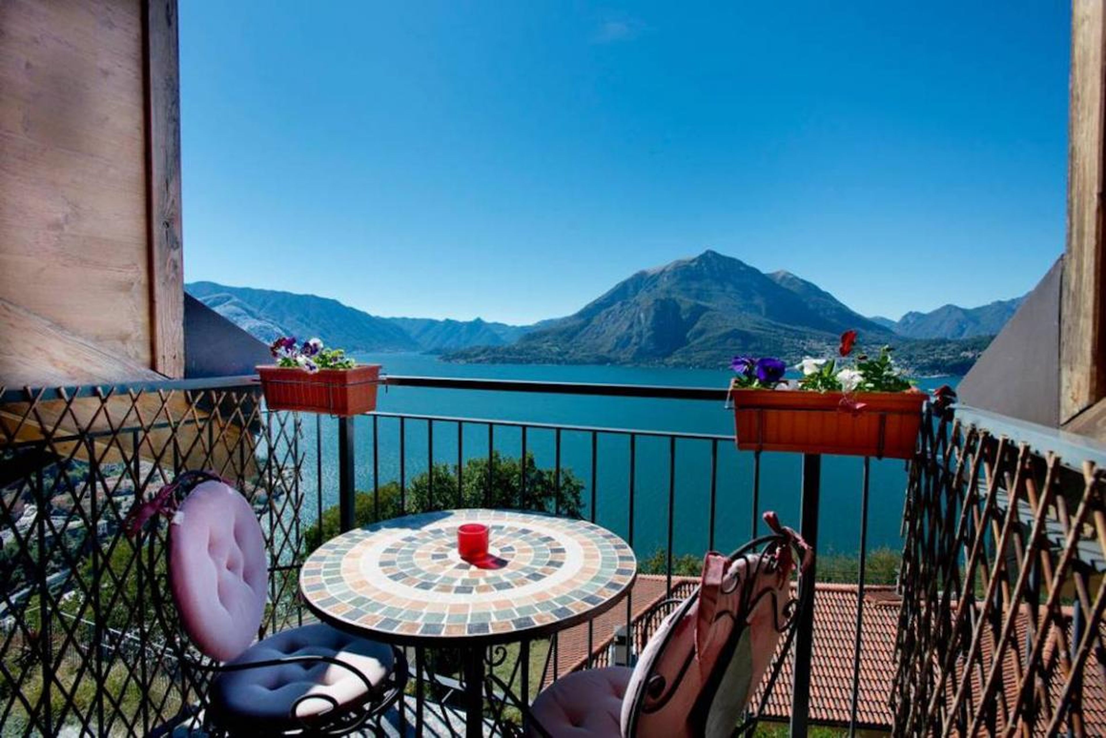 [RE] 8. Esta casa en Perledo, Lago de Como, Italia, fue la octava más popular en la cuenta de Instagram de Airbnb.