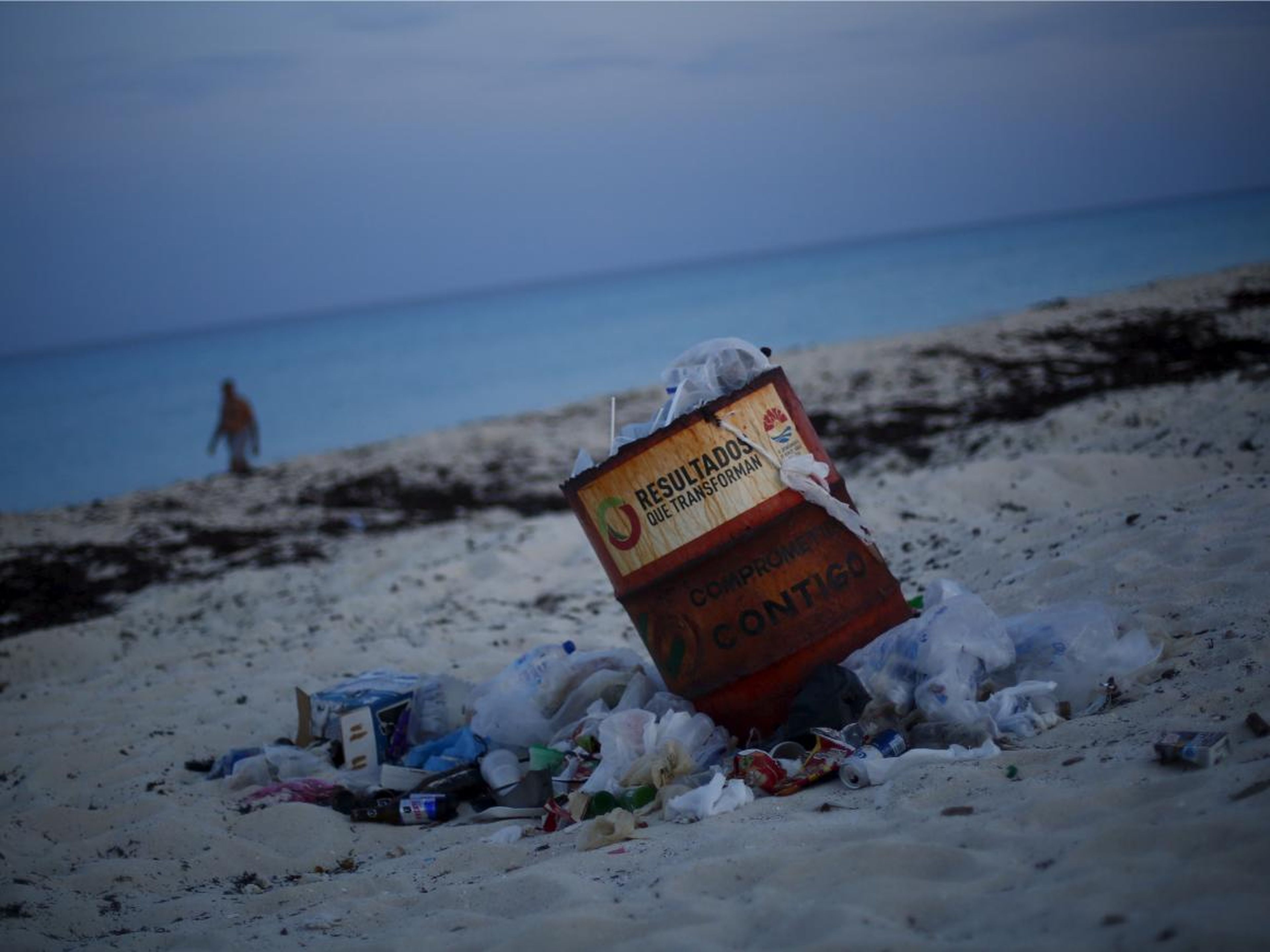 Aside from algae and damaged natural environments, many of Cancún’s beaches are also polluted.