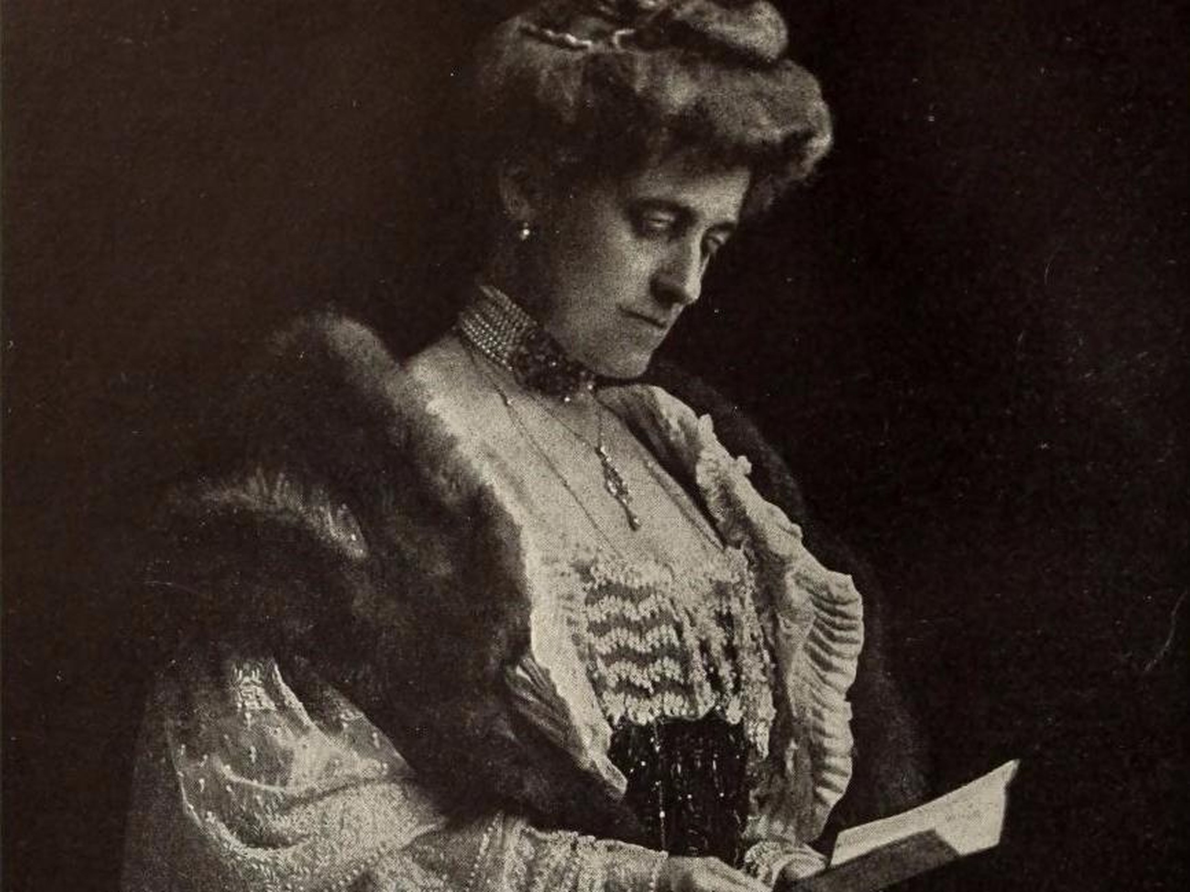 Edith Wharton was the first woman to win the Pulitzer Prize for fiction in 1921.
