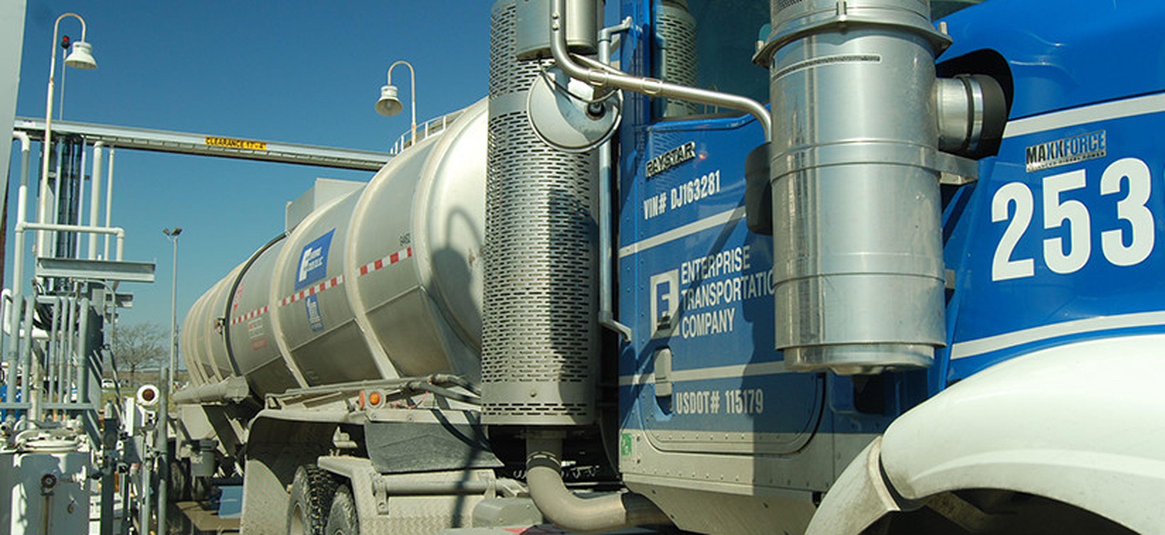 Un camión cisterna de Enterprise Products