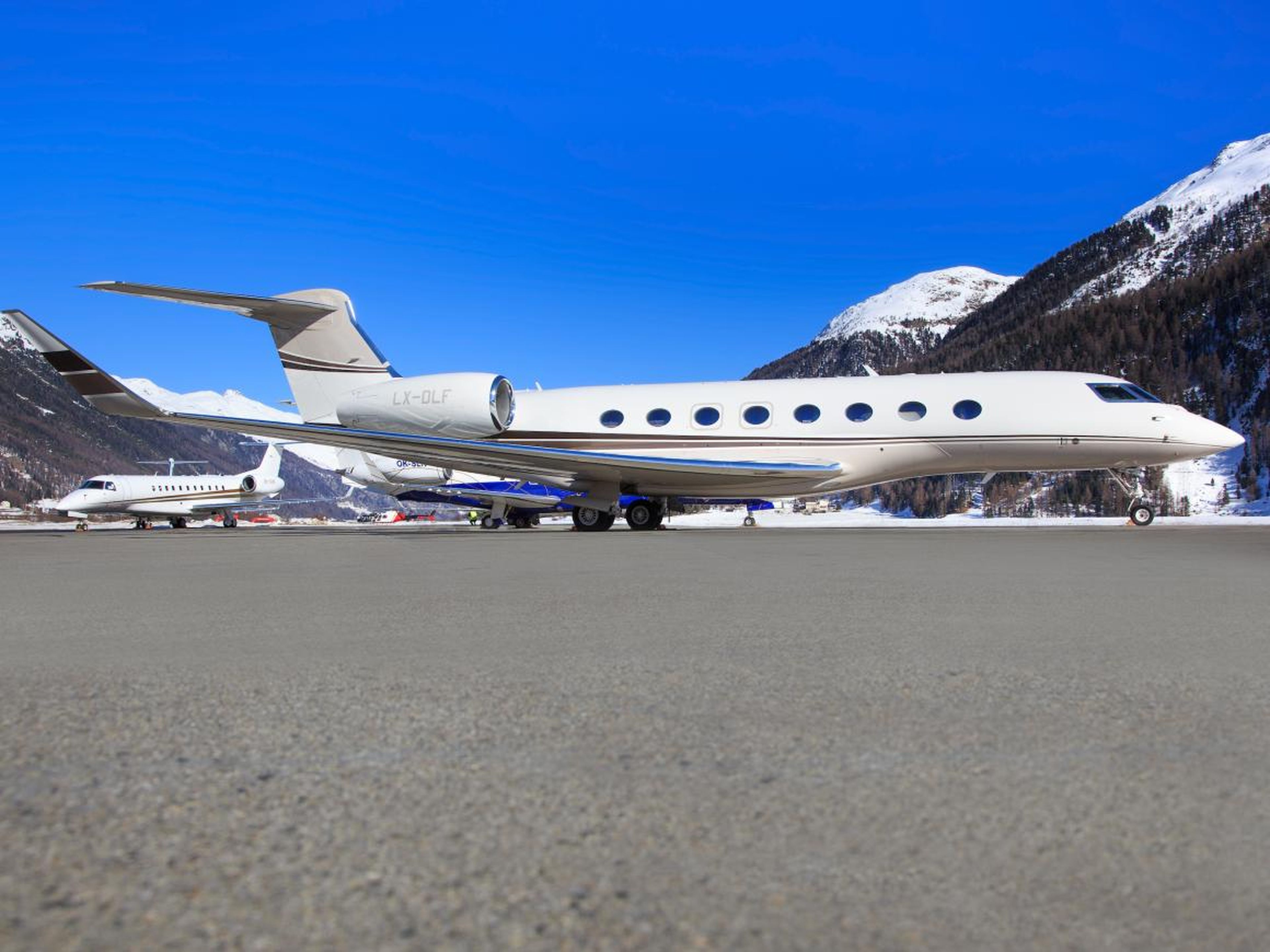 The G550 was later supplanted as Gulfstream's flagship model by the G650 in 2008 and the G650ER in 2014.