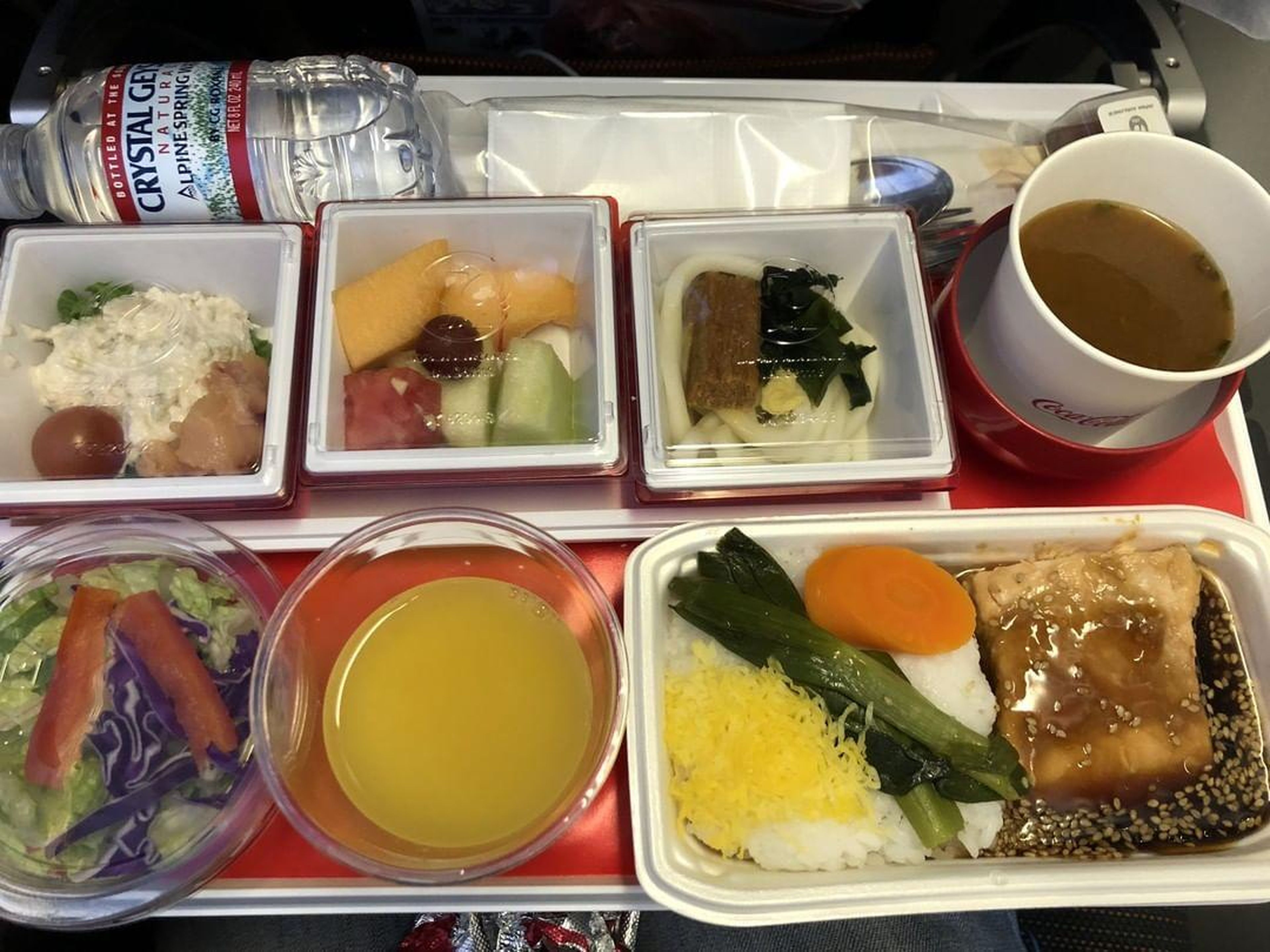 El menú de clase turista de una aerolínea japonesa