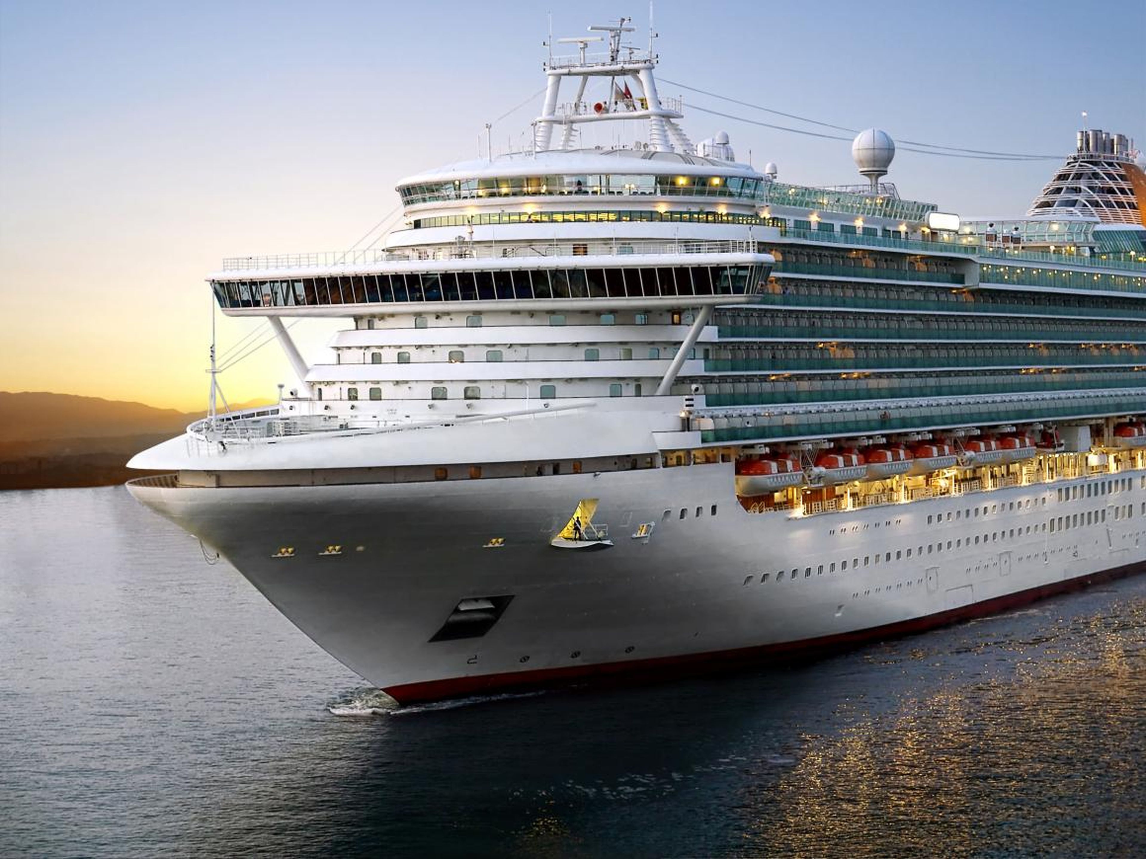 Windstar Cruises requiere un acompañante adulto por cada cinco personas menores de 21 años.