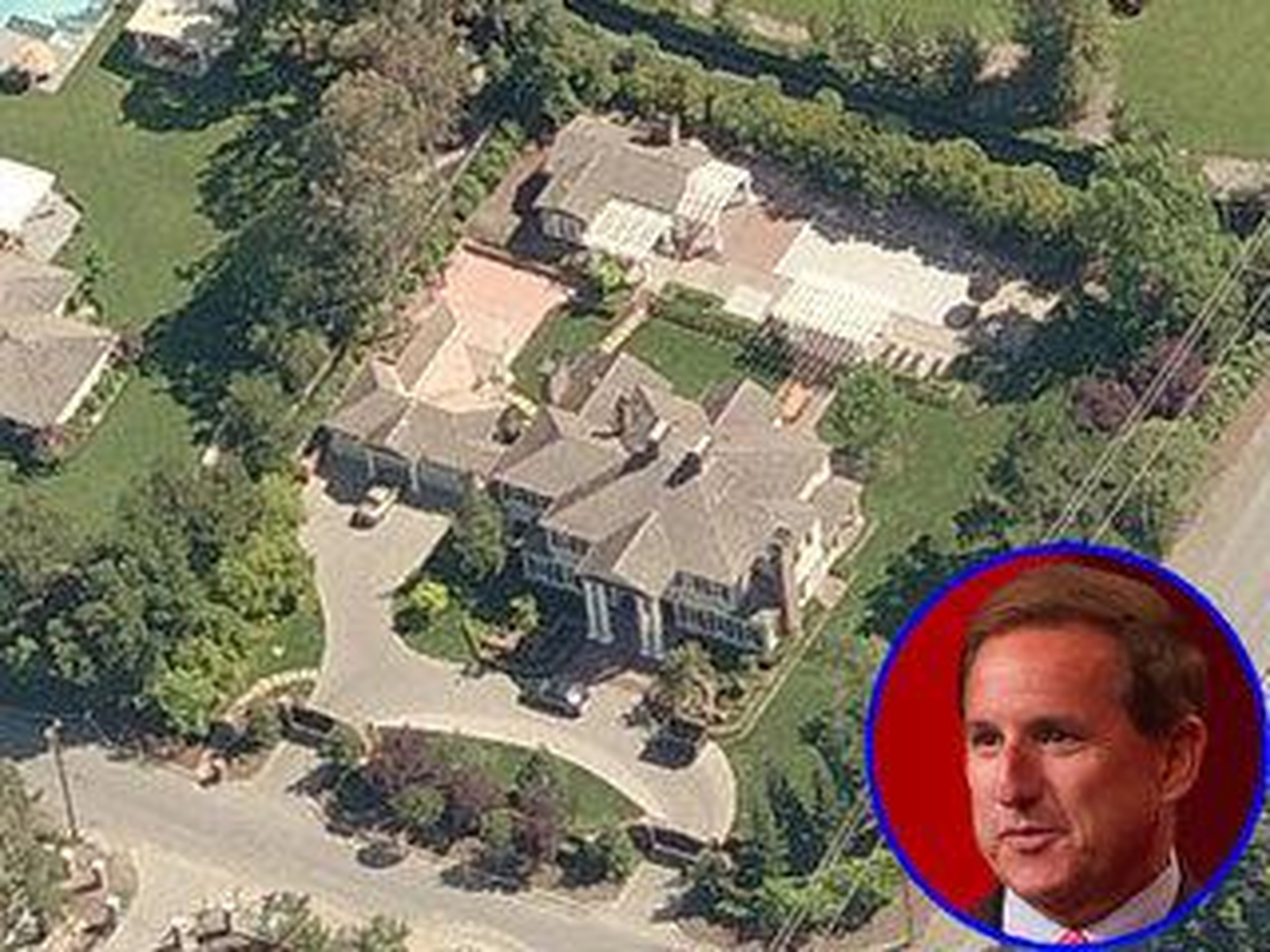 [RE] La casa de 596 metros cuadrados del director ejecutivo de Oracle, Mark Hurd, en Atherton, California, se vendió por poco más de 7 millones de dólares en 2005.