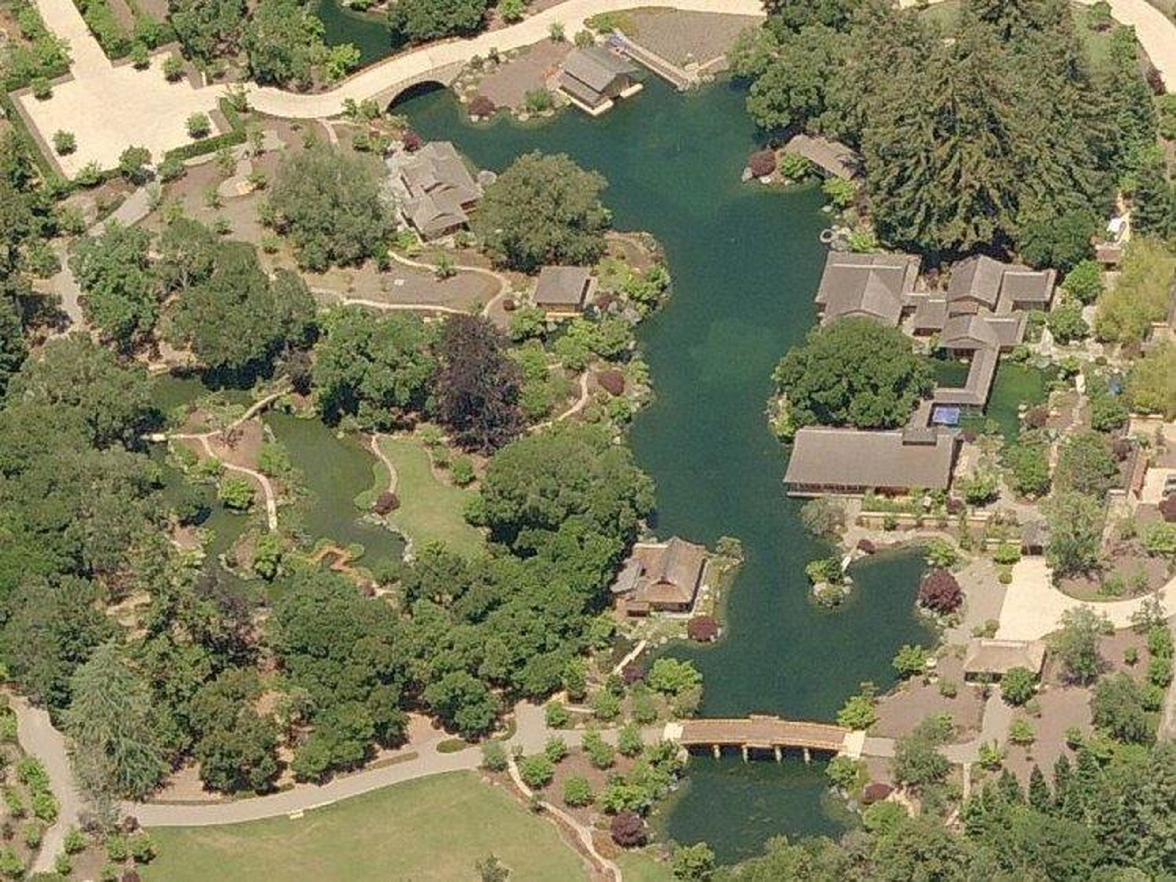 [RE] El fundador de Oracle, Larry Ellison, posee más casas de las que podría vivir.