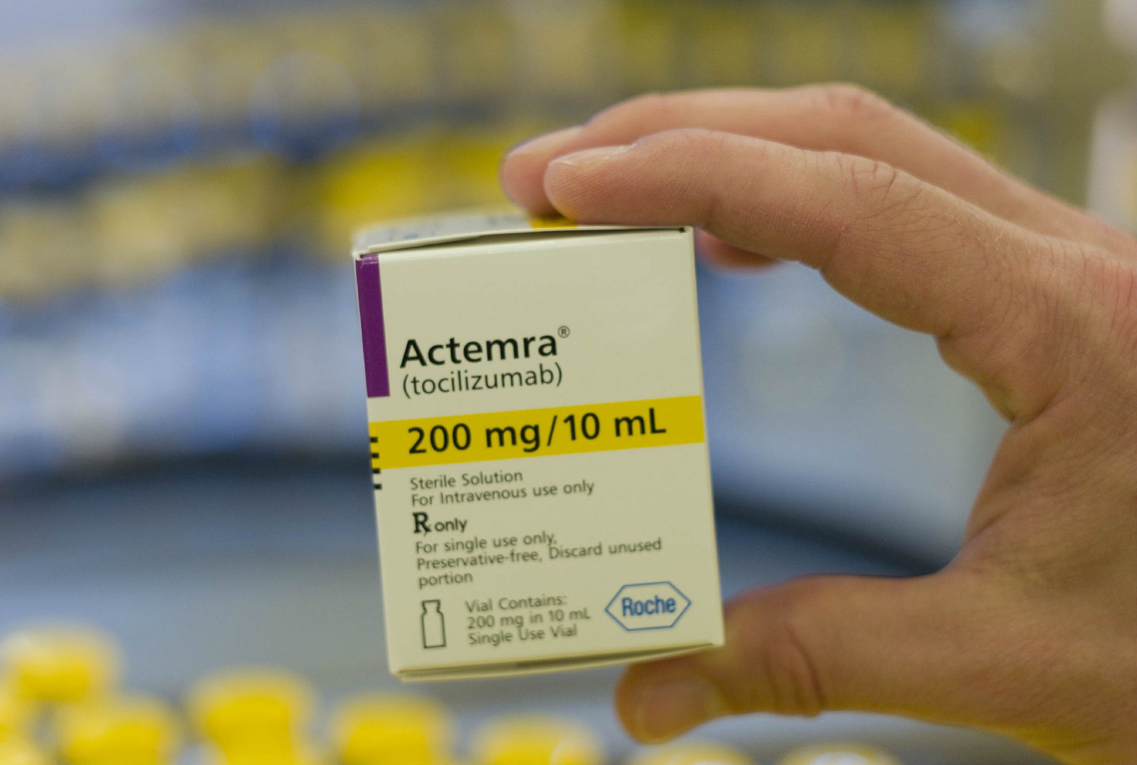 Una caja de Actemra, un medicamento de Roche