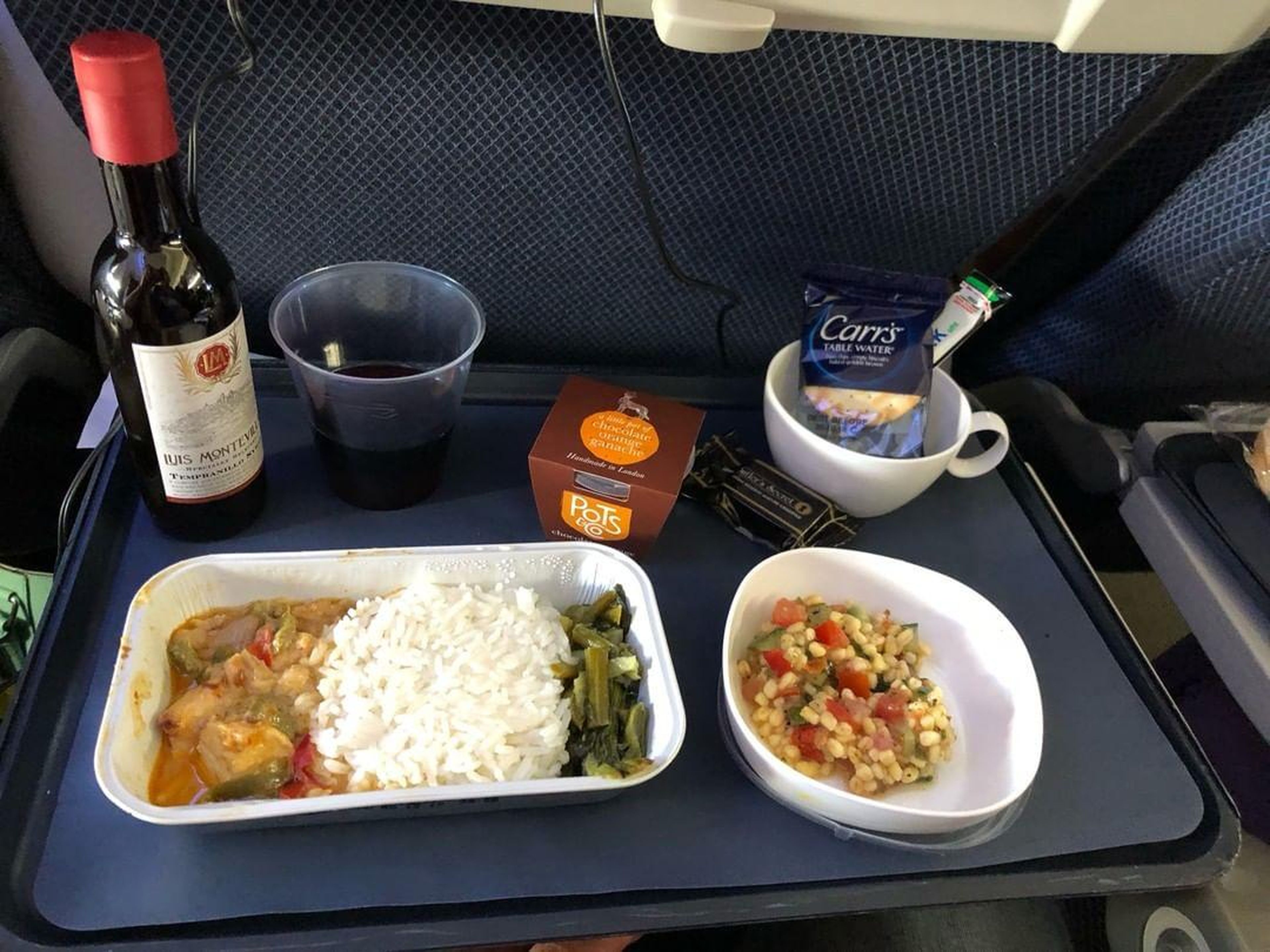 Un menú en clase turista de British Airways.
