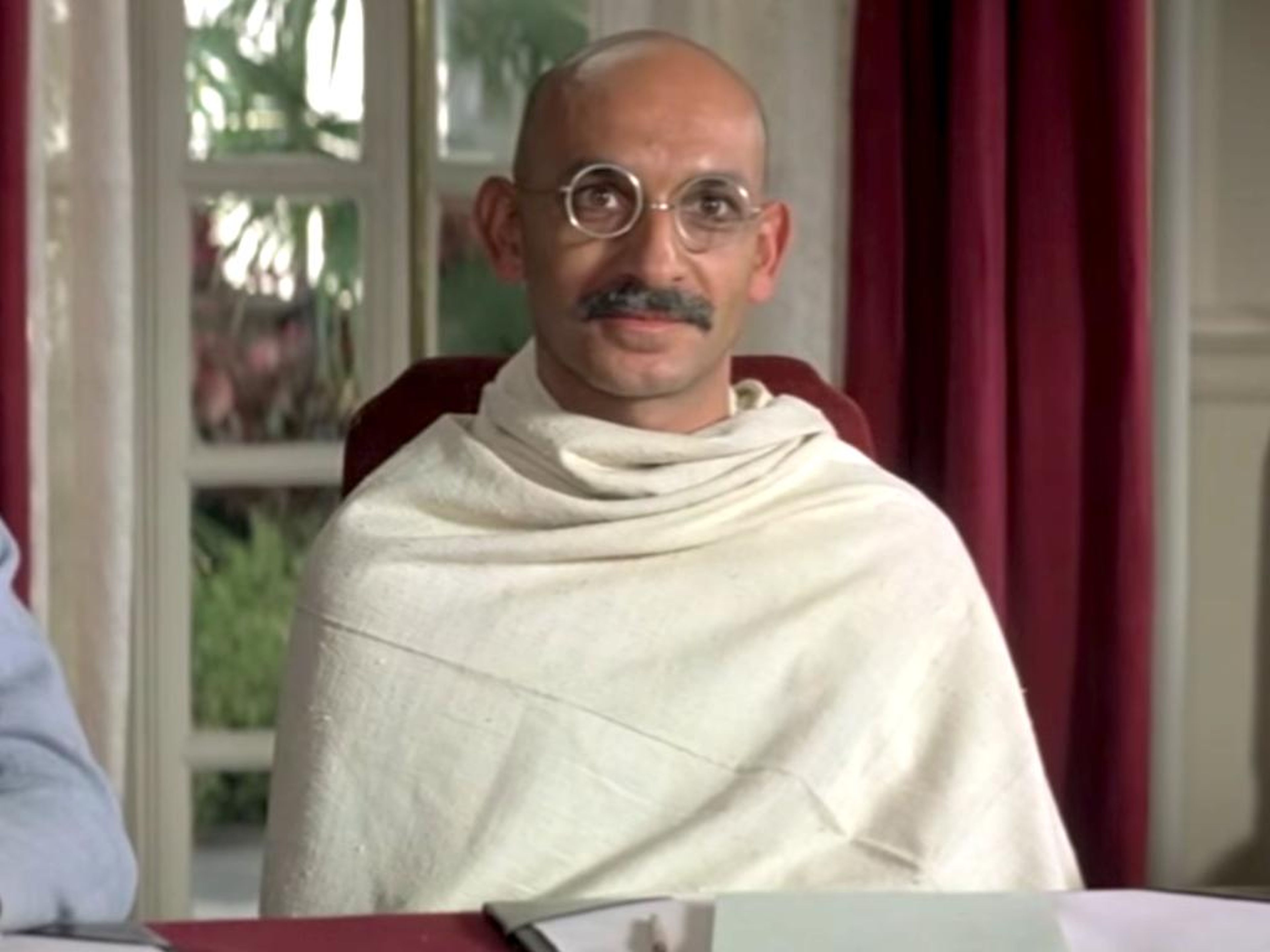 "Gandhi" dirigida por Richard Attenborough.