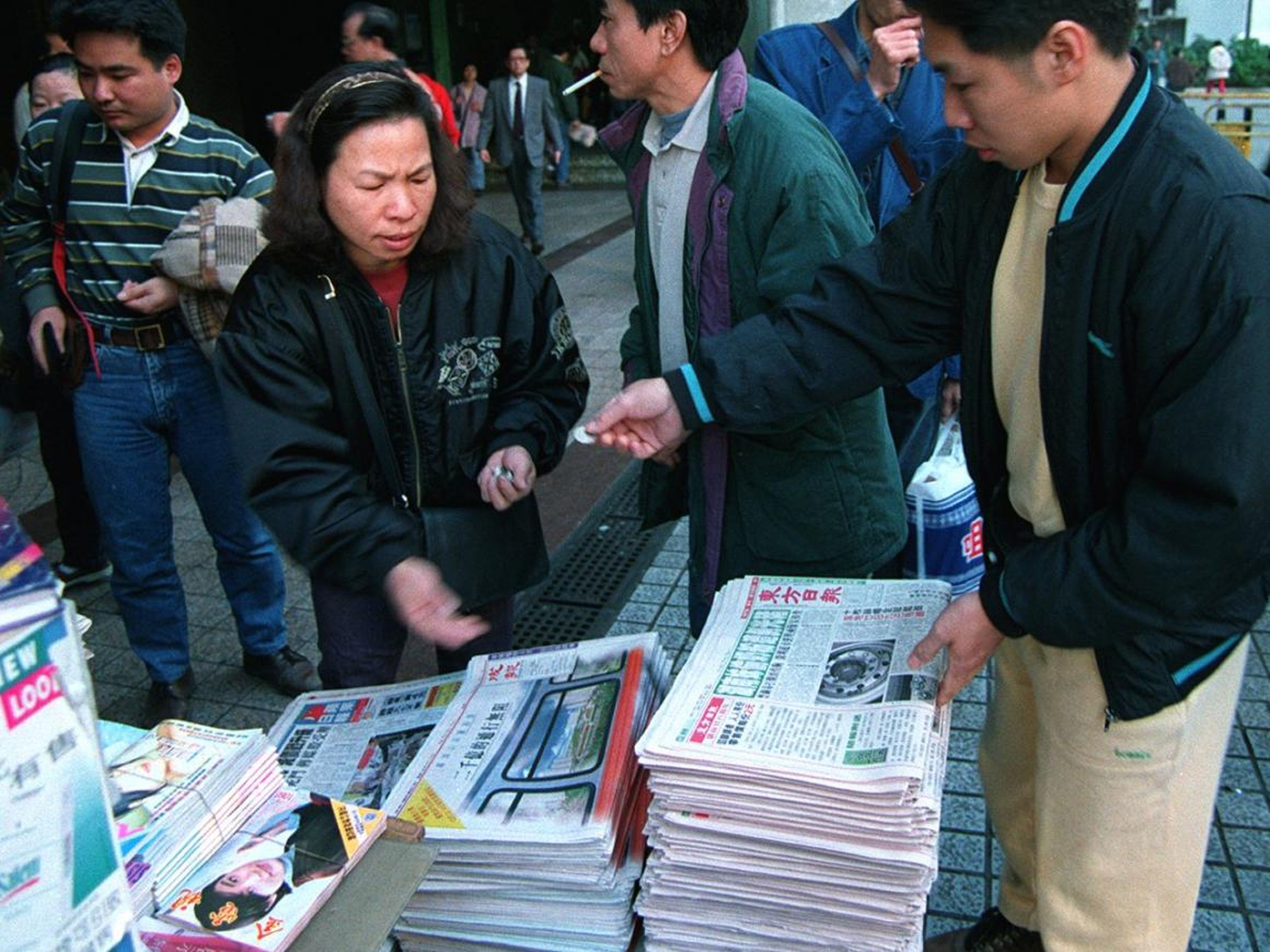 A Chinese newspaper vendor stall in December 1995.