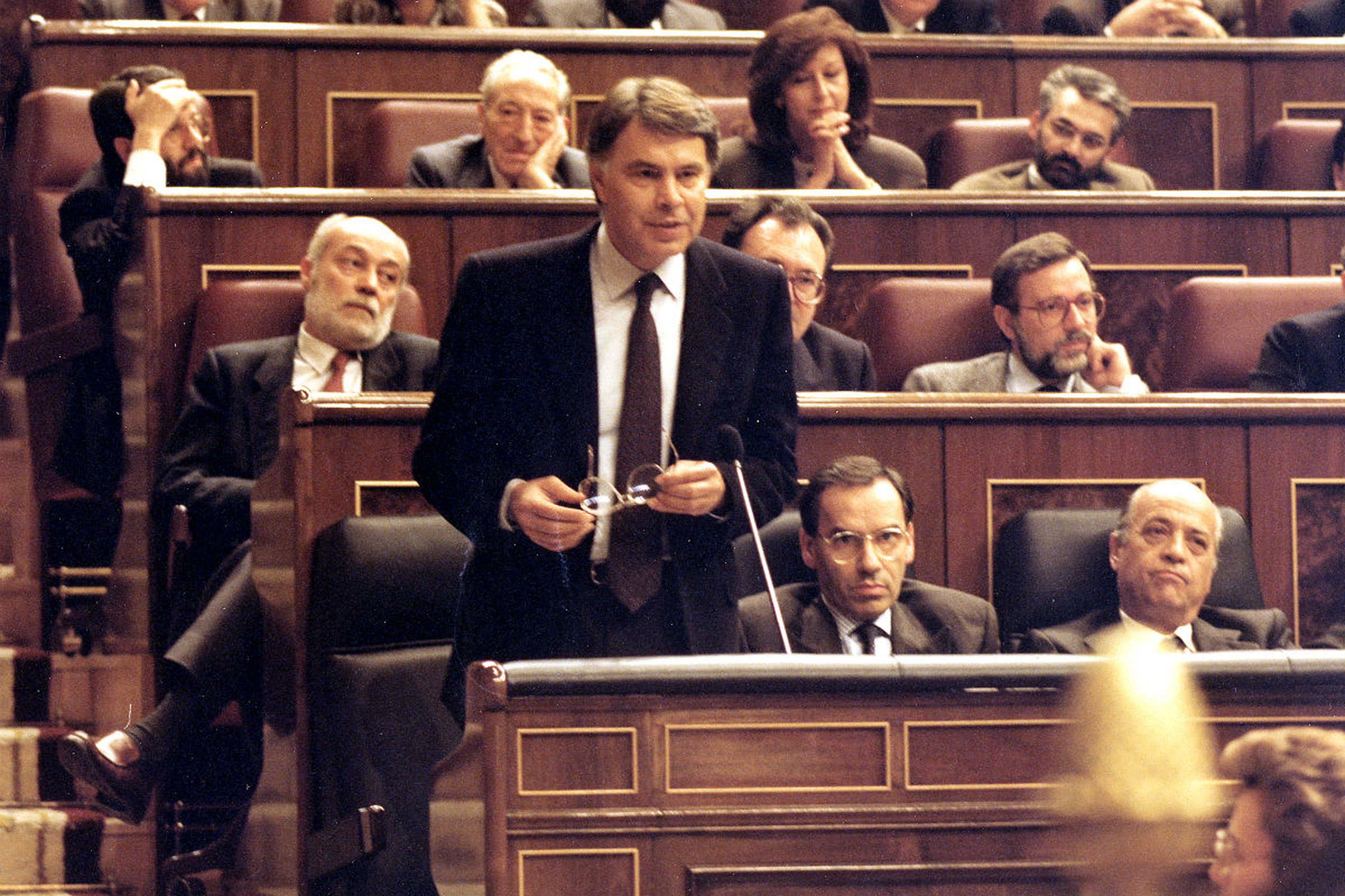 Felipe González, en la sesión de investidura del Congreso en 1989.