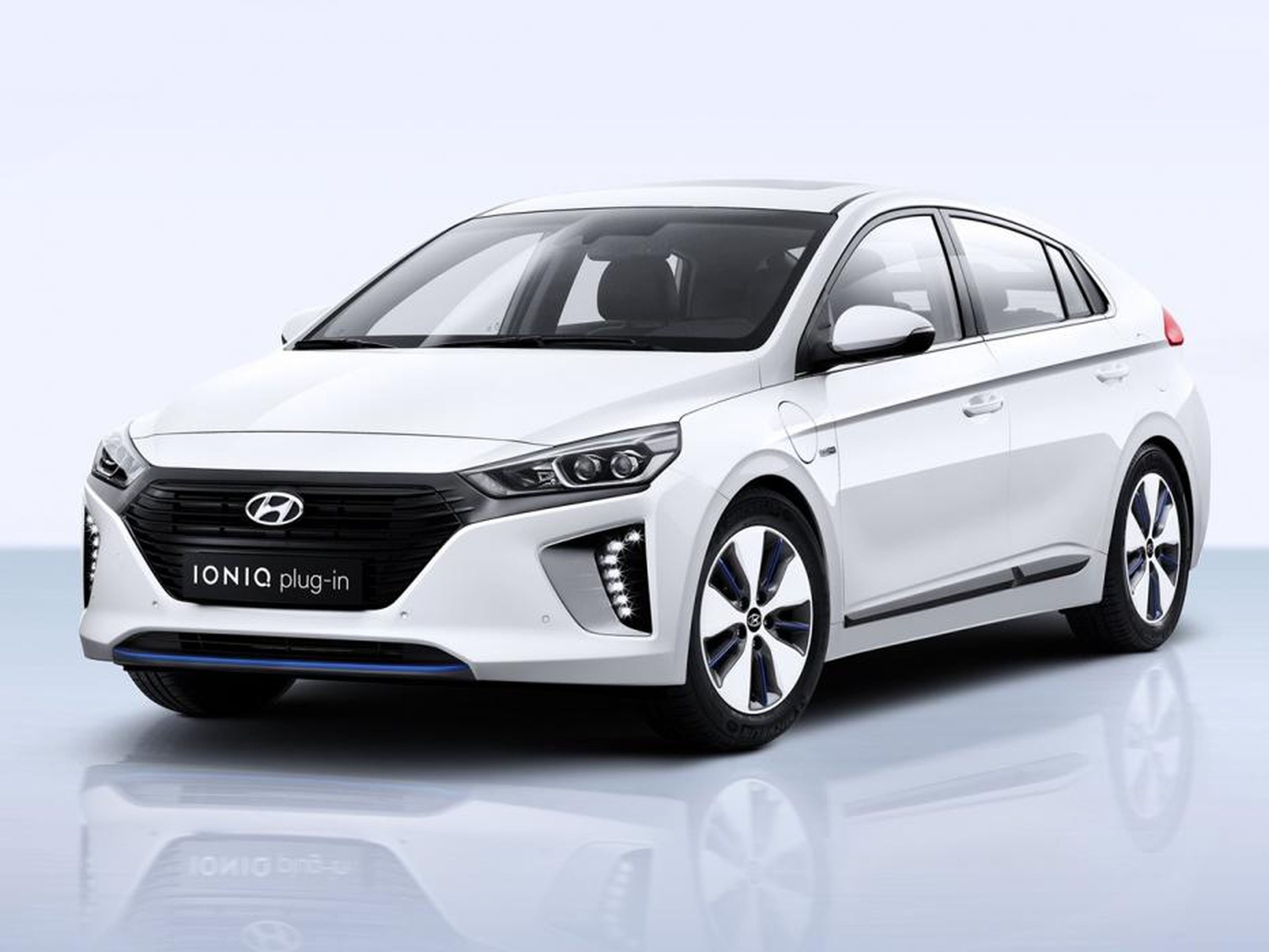 Hyundai Ioniq renting