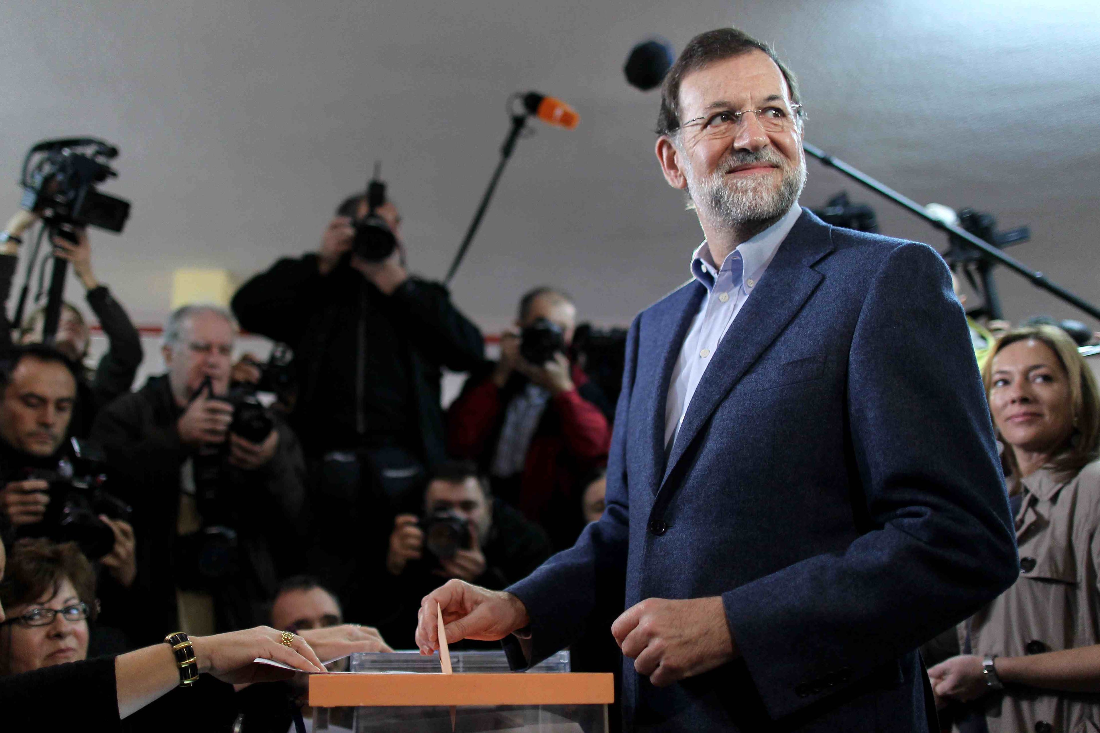 Mariano Rajoy votando en las elecciones generales de 2011