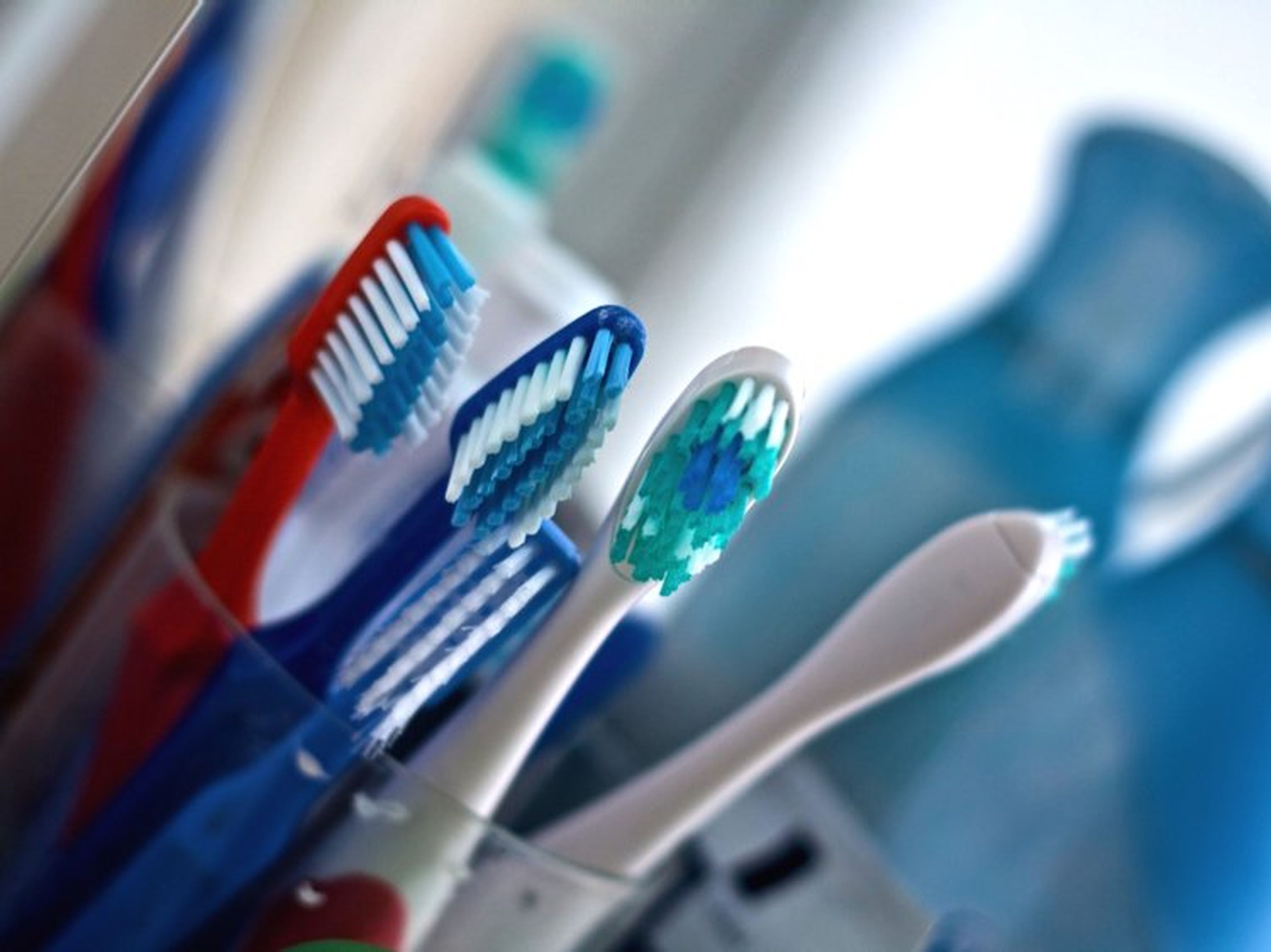 Los cepillos de dientes se desgastan más rápido de lo que piensas.