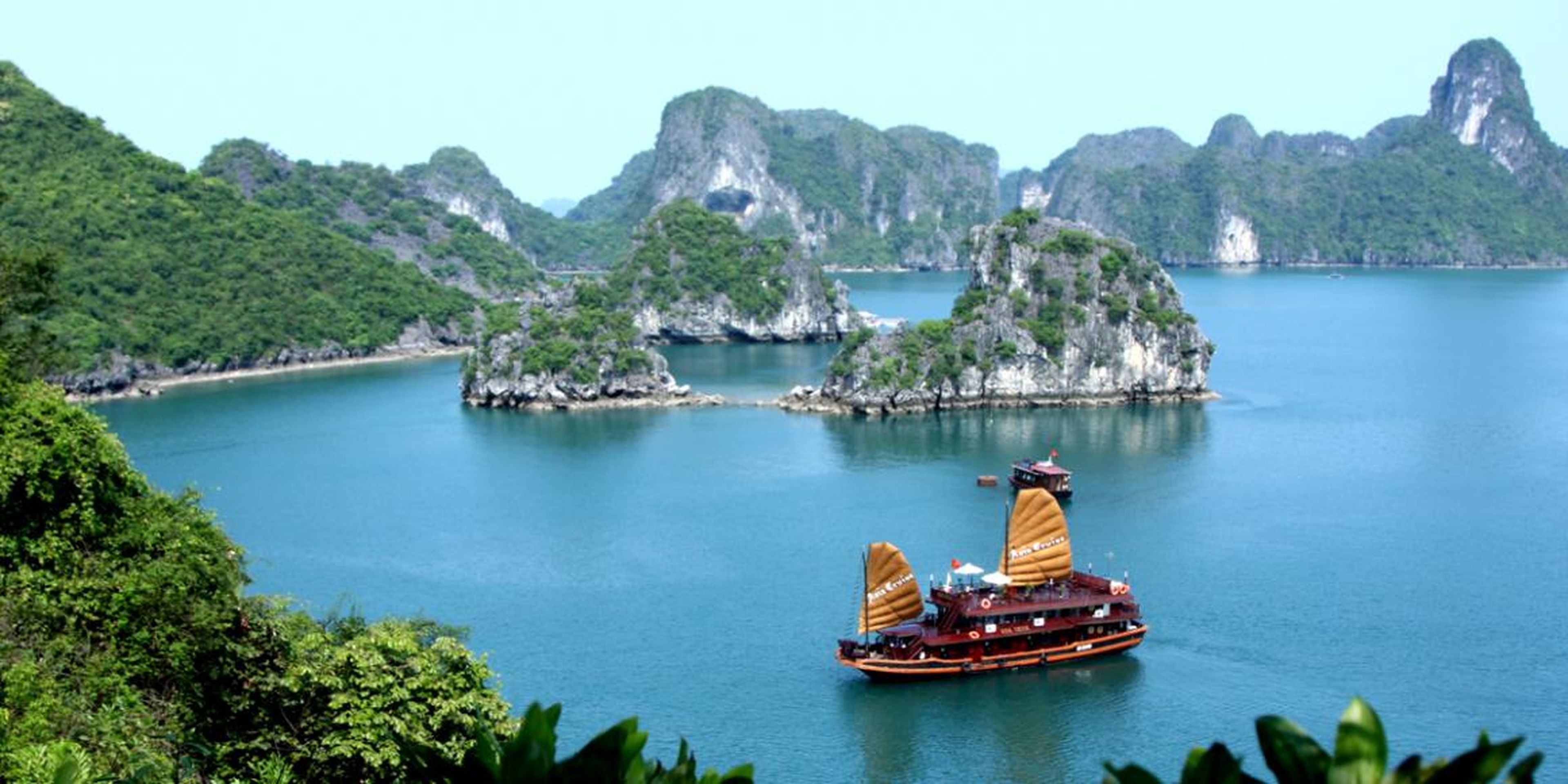 Halong Bay, un posible destino para Kim, está a 160km de Hanoi. Su abuelo visitó el lugar en 1964.
