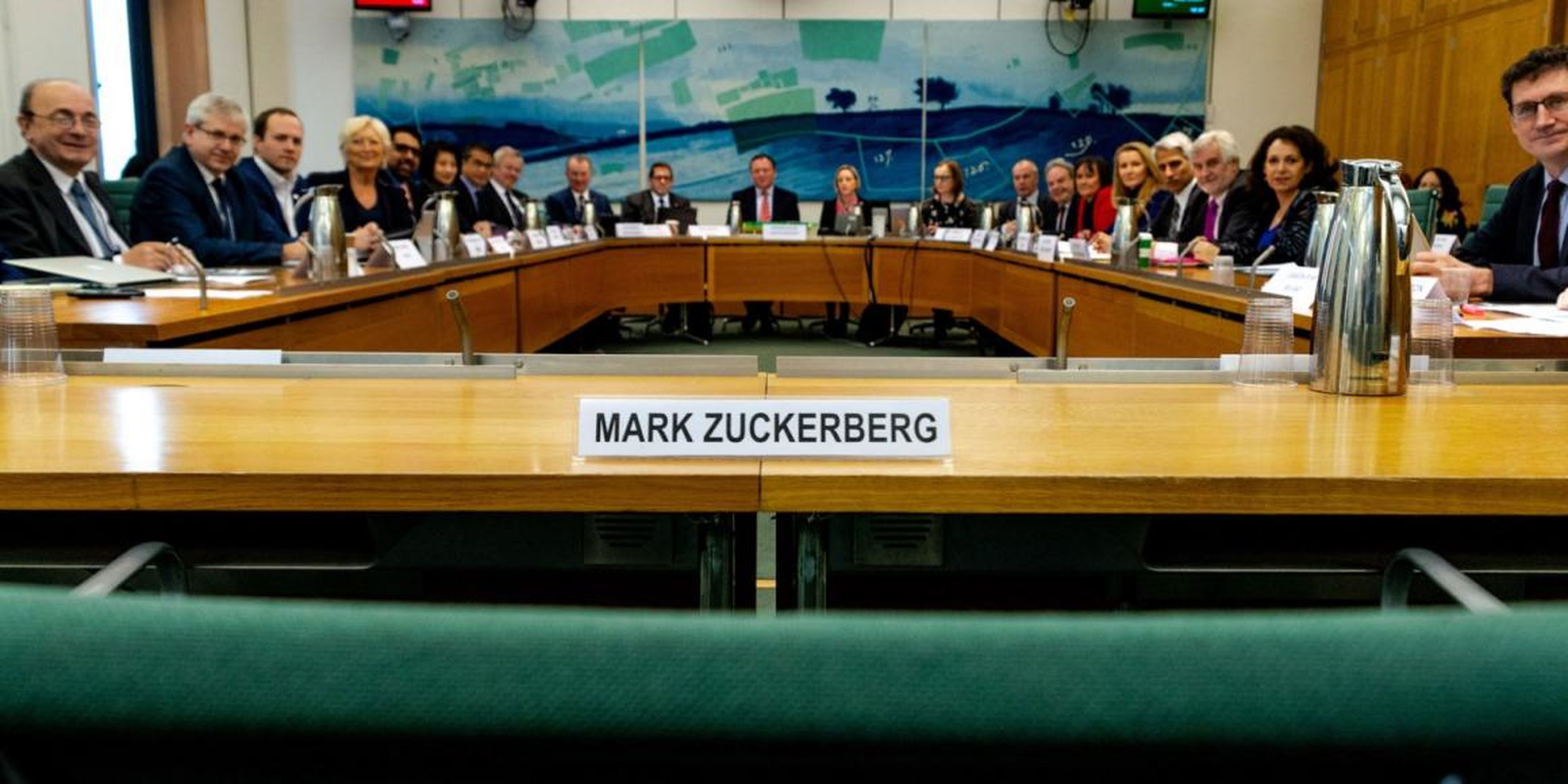 La silla vacía de Mark Zuckerberg en Westminster.