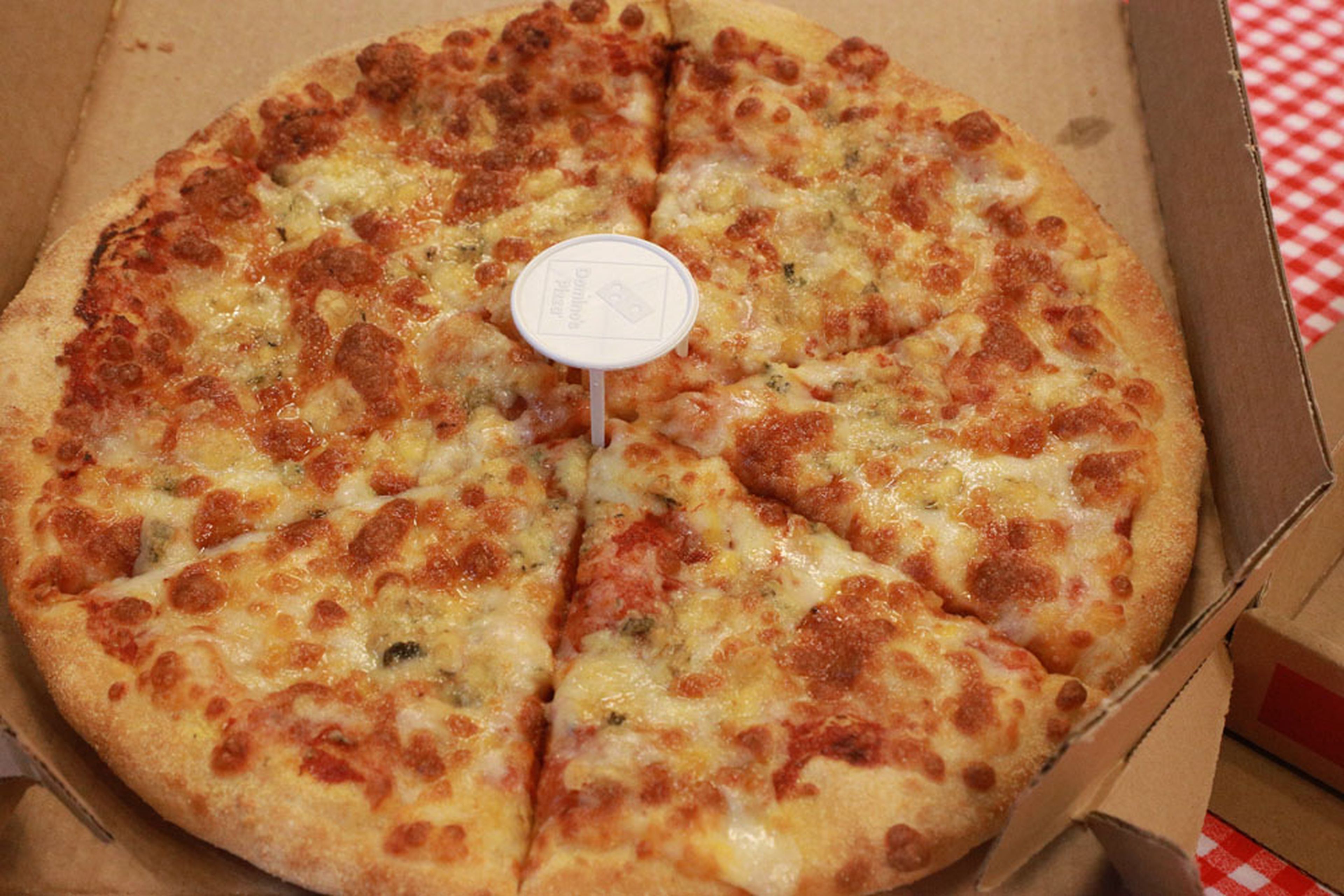 Pizza de queso de Domino's