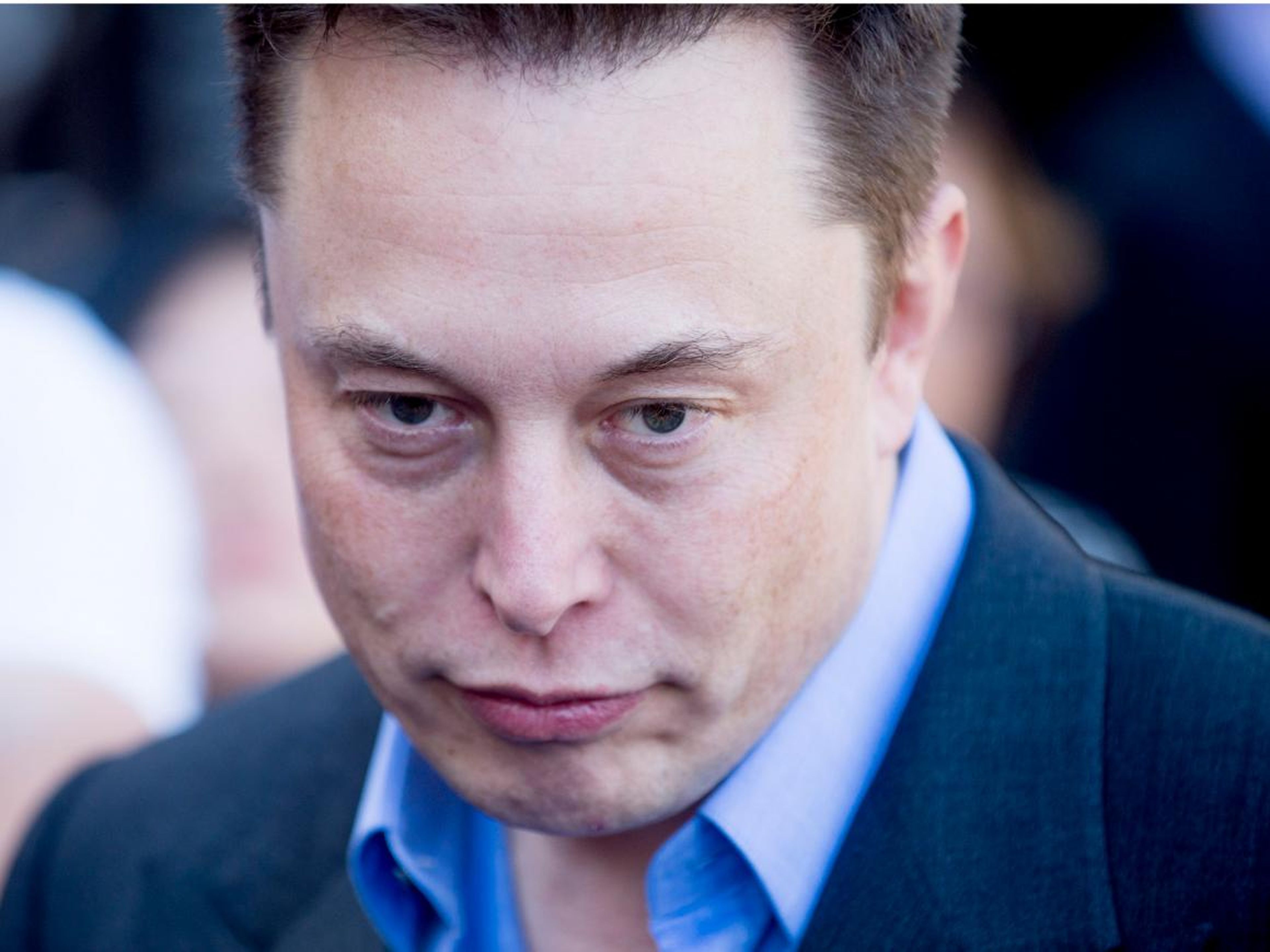 Tesla CEO Elon Musk typically crashes around 1 a.m. and wakes up at 7 a.m., averaging six hours of sleep — less than the recommended seven to eight hours.