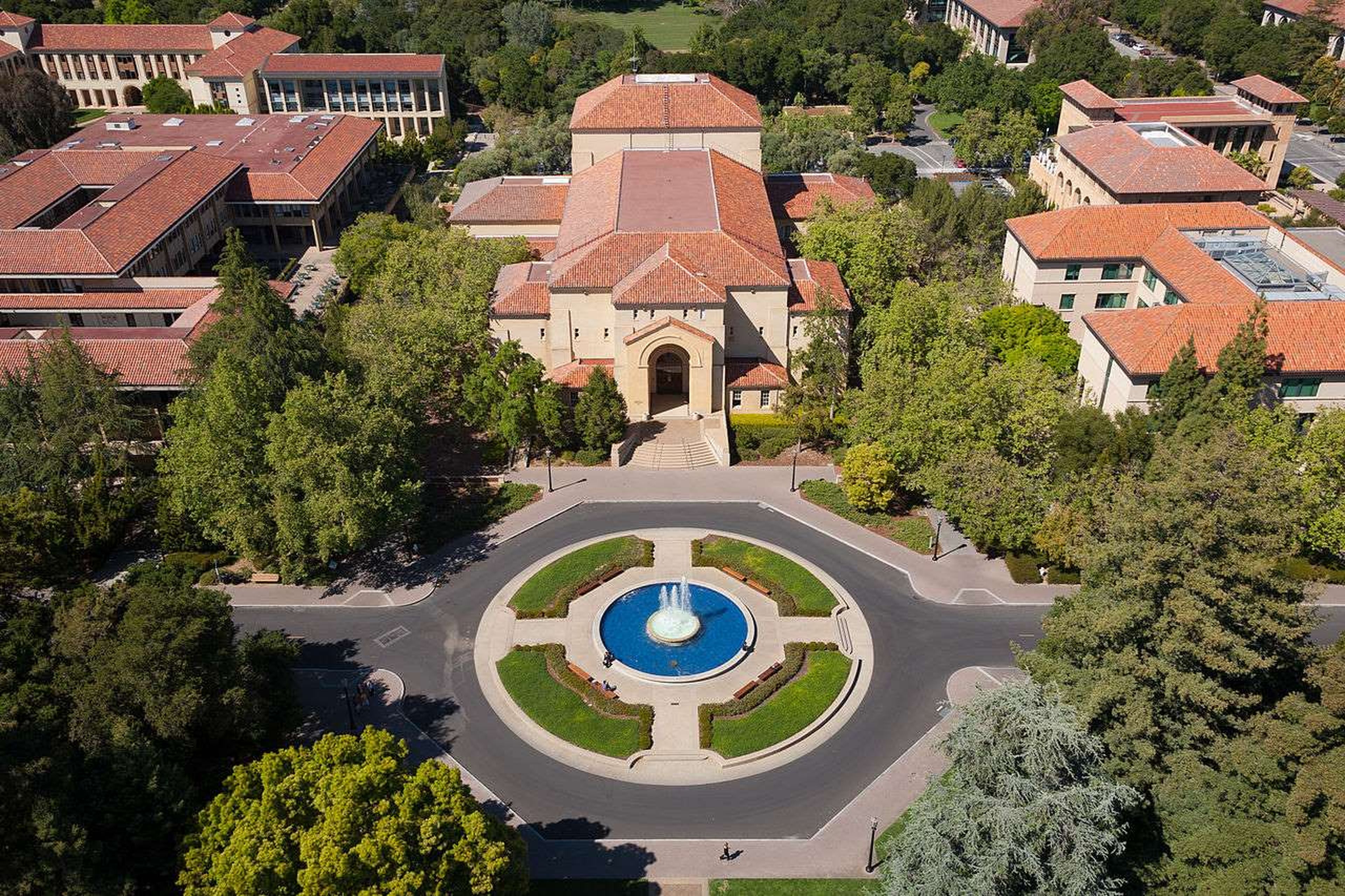 Vista aérea del campus de la Universidad de Stanford.