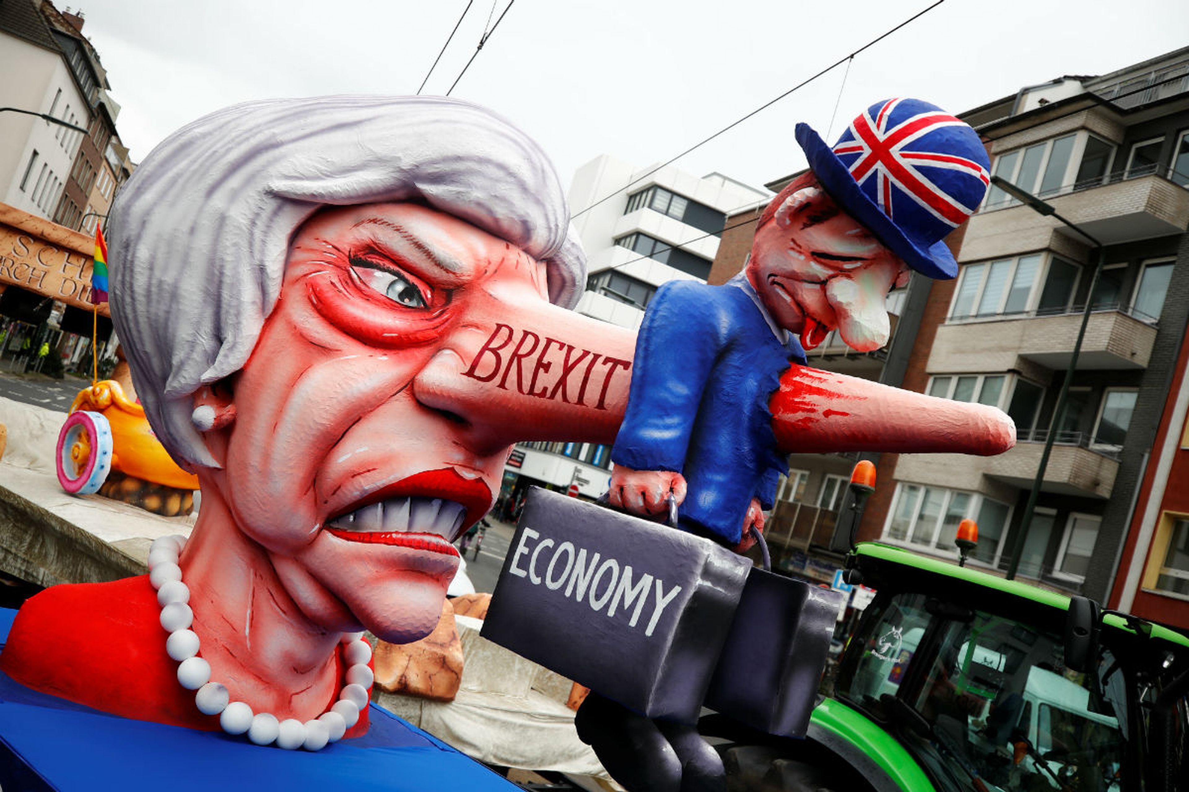 Una figura alegórica de Theresa May en el carnaval de Dusseldorf.