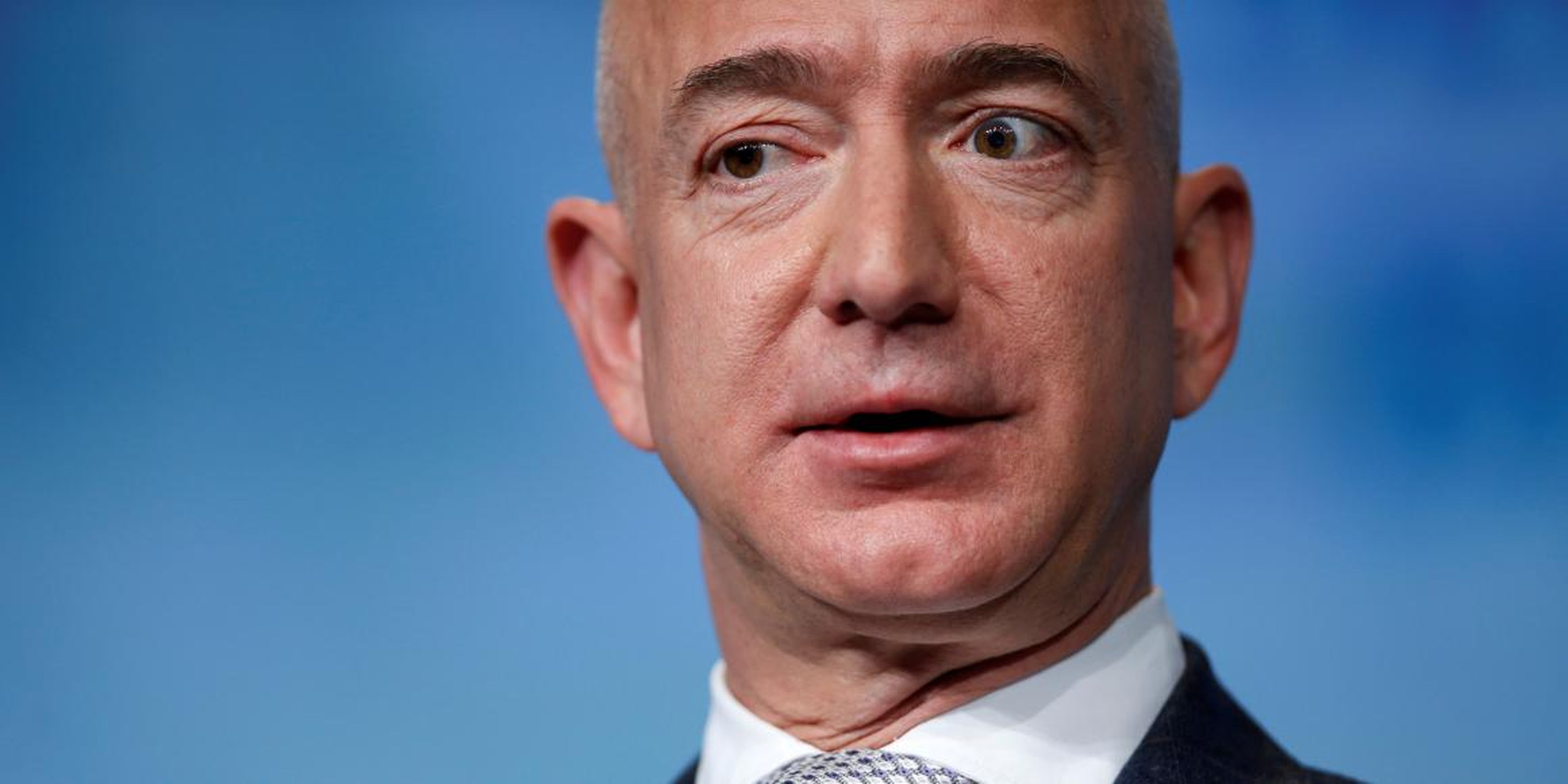 Jeff Bezos, CEO de Amazon, podría haber sido víctima de un software de espionaje para móviles.