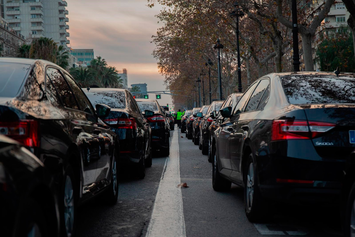 Las Empresas De VTC Están Parando Y Vendiendo Miles De Uber Y Cabify ...