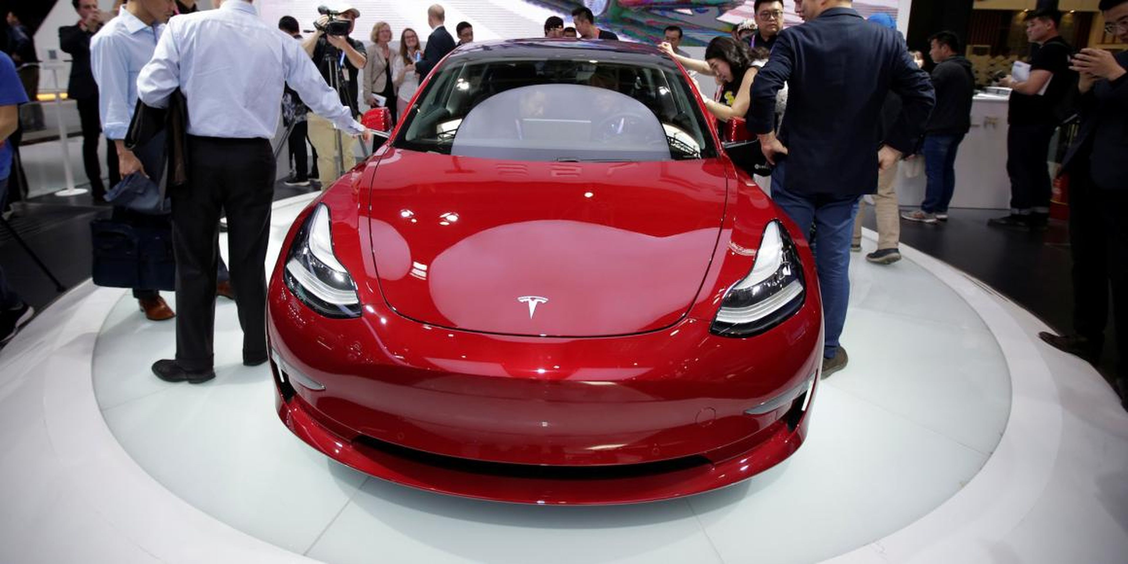 China is reportedly blocking the sale of Tesla's Model 3 after customs officials found 'irregularities'