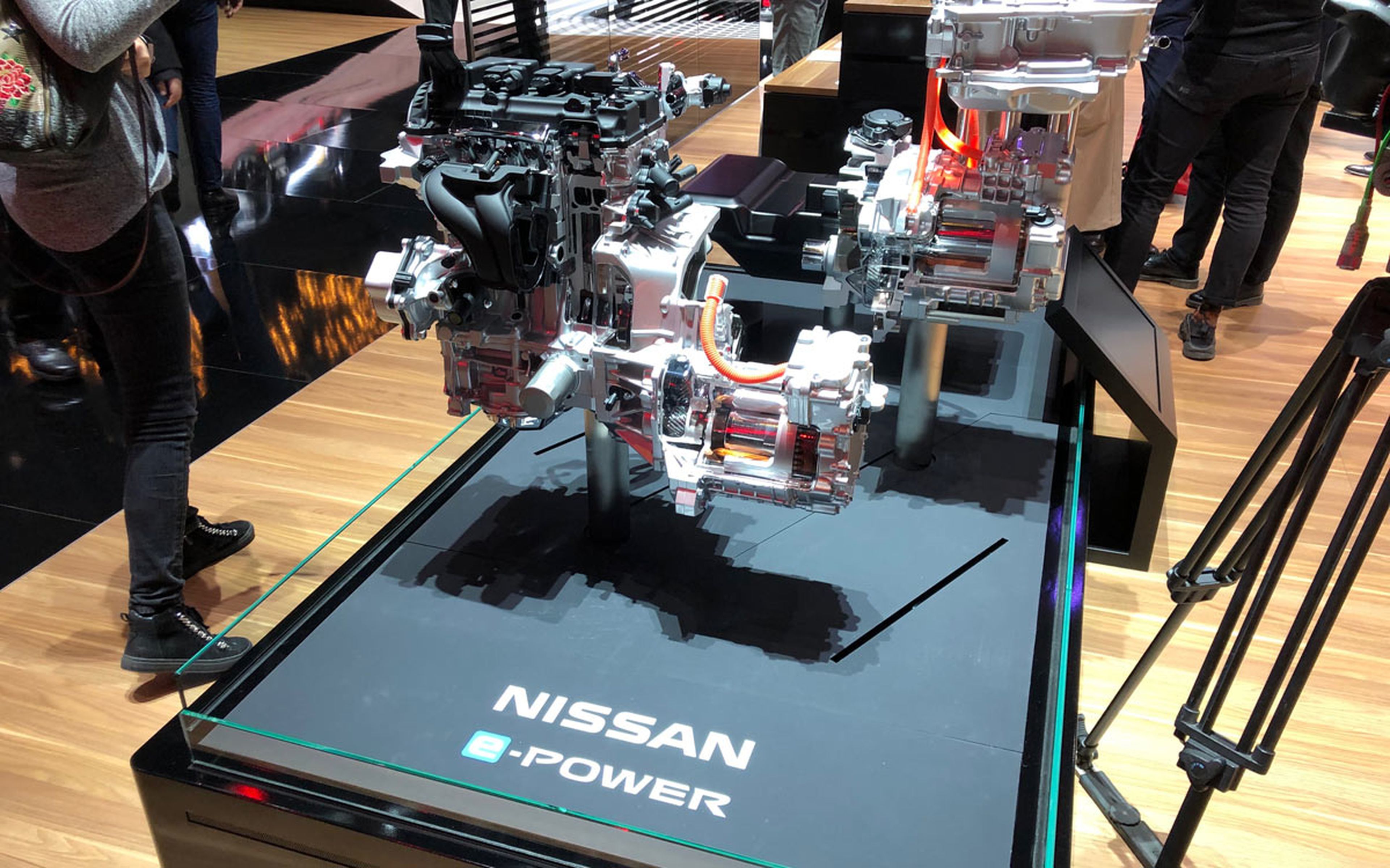El sistema de propulsión Nissan e-Power combina un motor término y uno eléctrico. El primero carga las baterías, el segundo mueve las ruedas