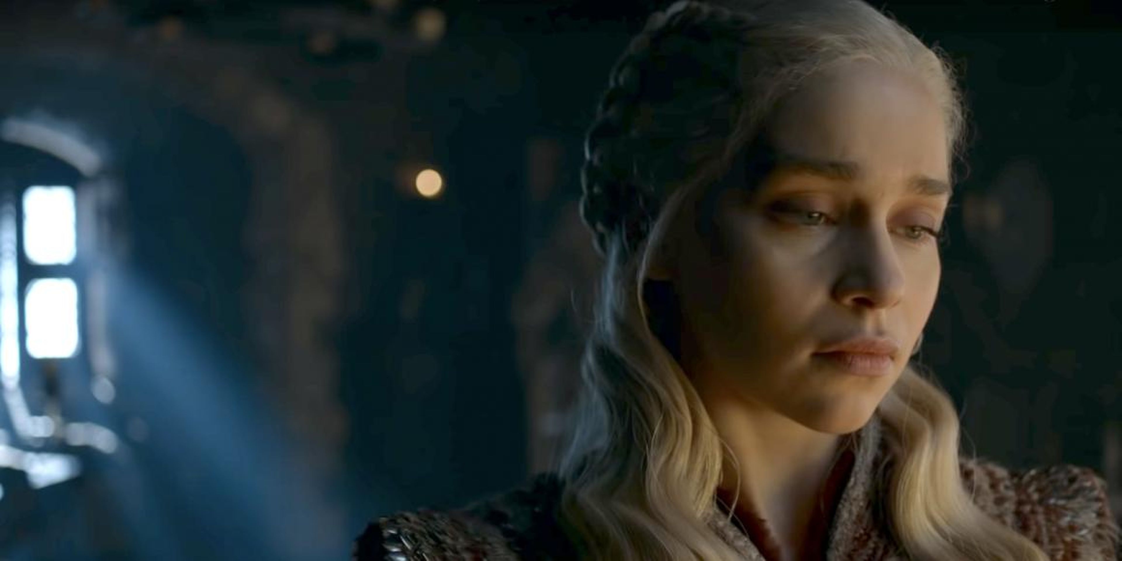 Emilia Clarke como Daenerys Targaryen.