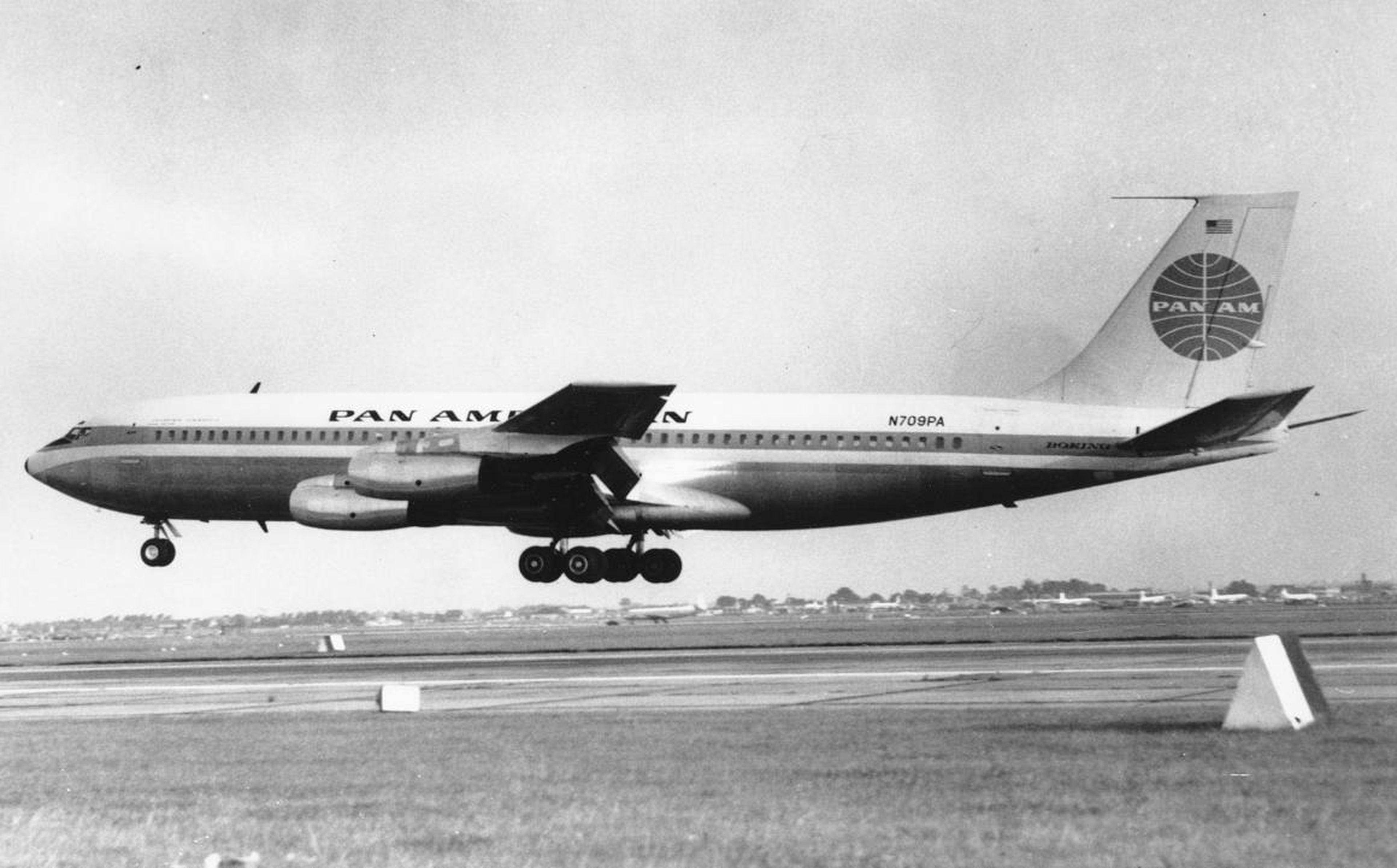 While the Comet was dealing with its troubles, it was overtaken by the Boeing 707 and...