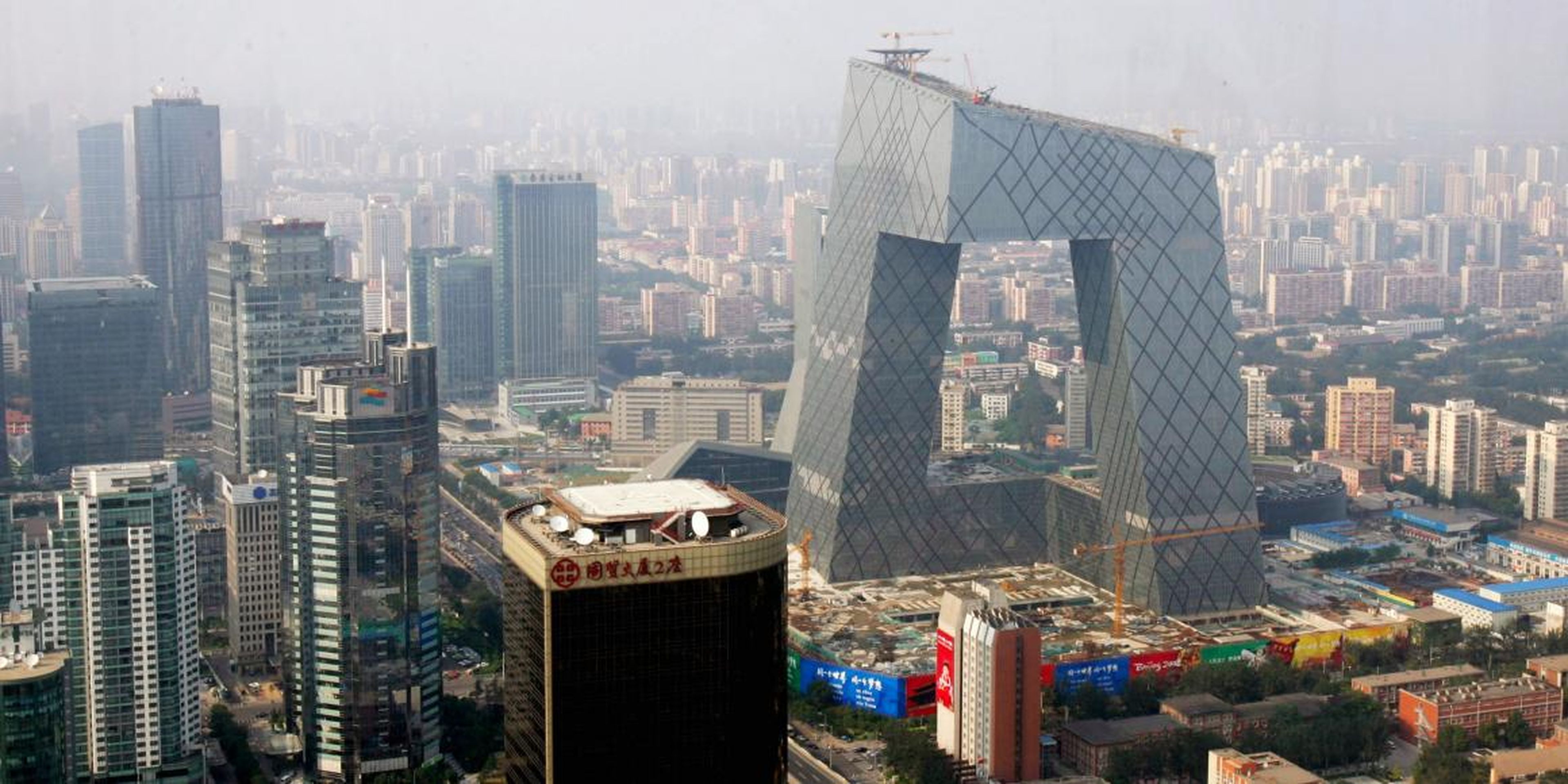 Hoy en día, se está construyendo en Pekín una de las obras modernas más impresionantes del mundo. Se trata de la Torre de CCTV, conocida popularmente como "Los Pantalones".