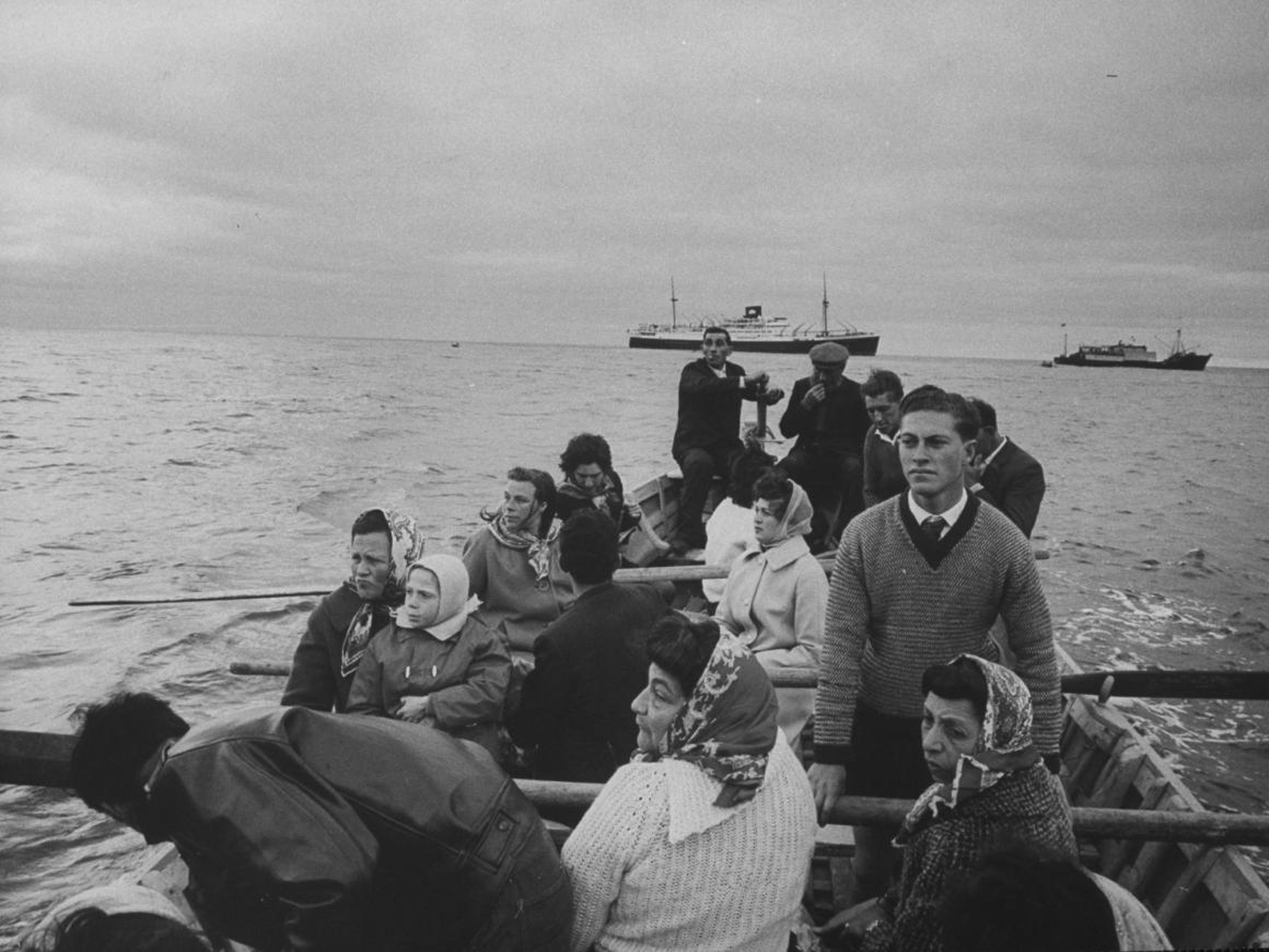 Aunque el gobierno del Reino Unido asumió que la evacuación sería permanente, los isleños votaron abrumadoramente a favor de regresar a la comunidad más aislada del mundo en 1962. La mayoría de las familias regresaron en 1963.